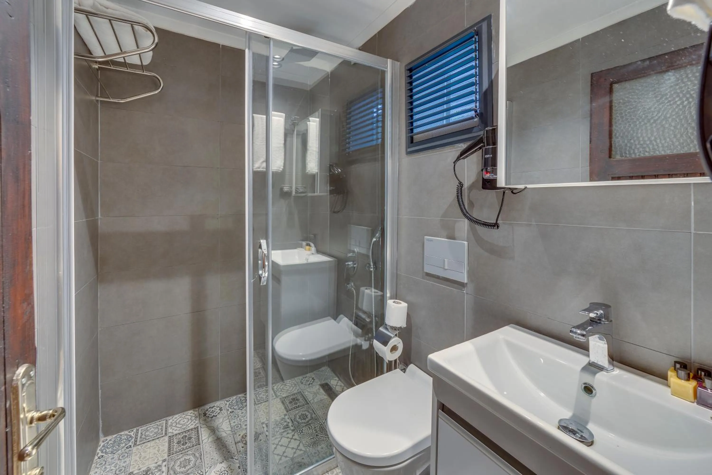 Bathroom in Risus Garden Marina Hotel