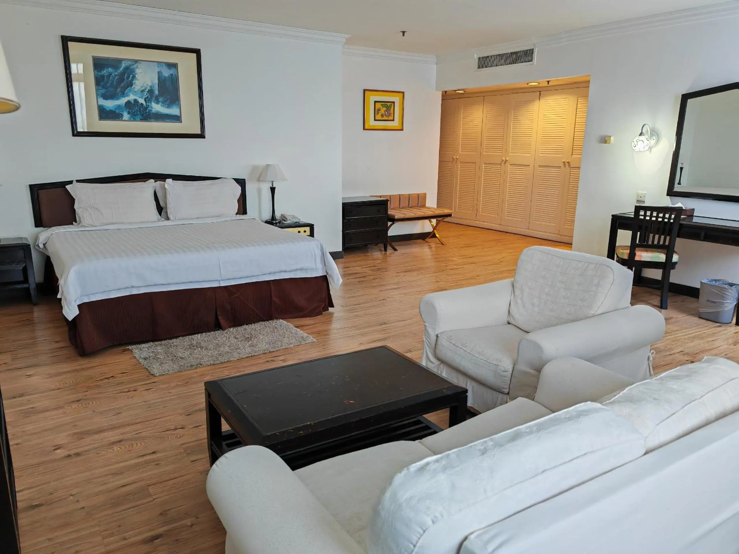 Bedroom, Bed in The Putra Regency Hotel