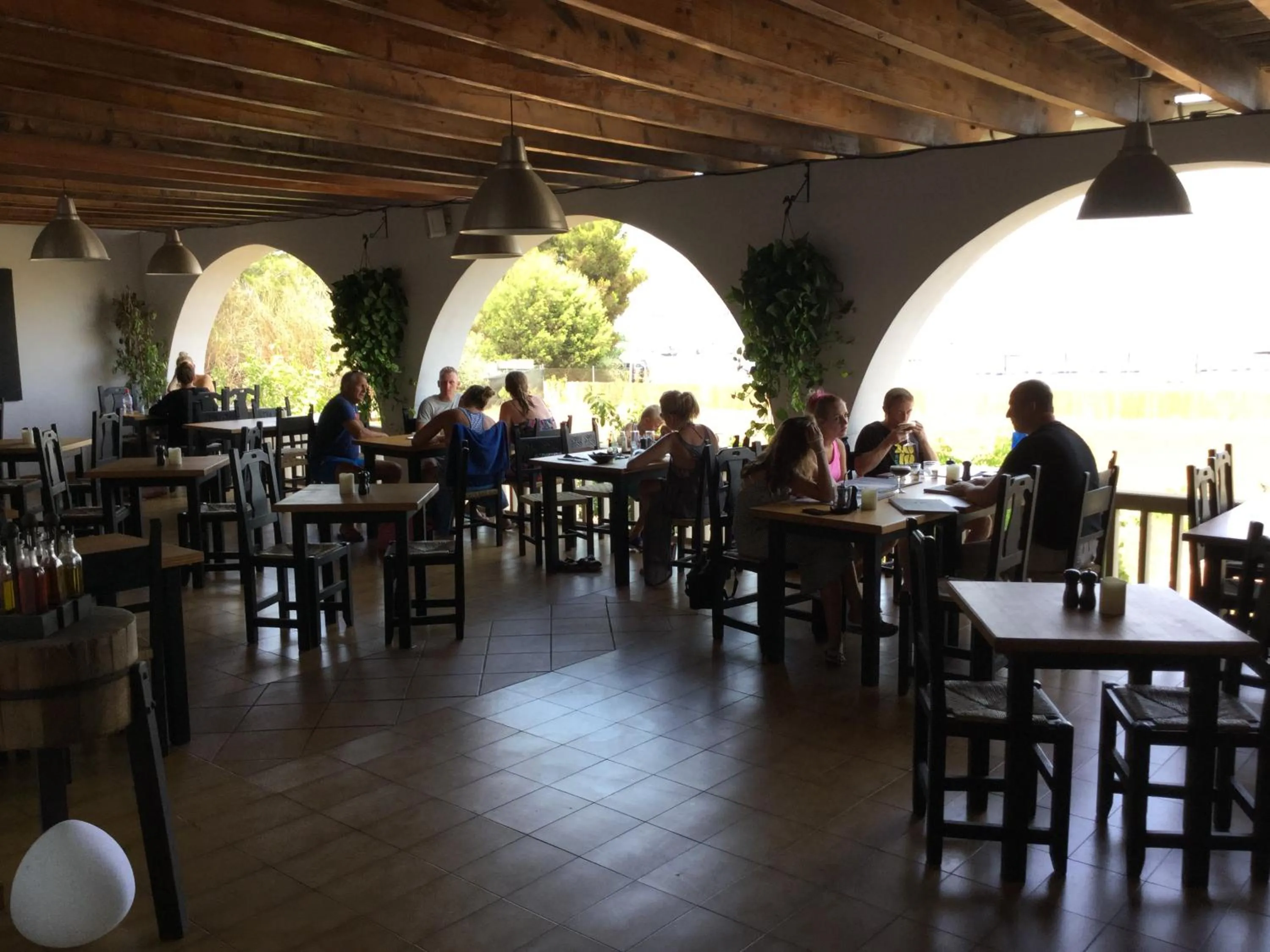 Restaurant/places to eat in Apartamentos Alba