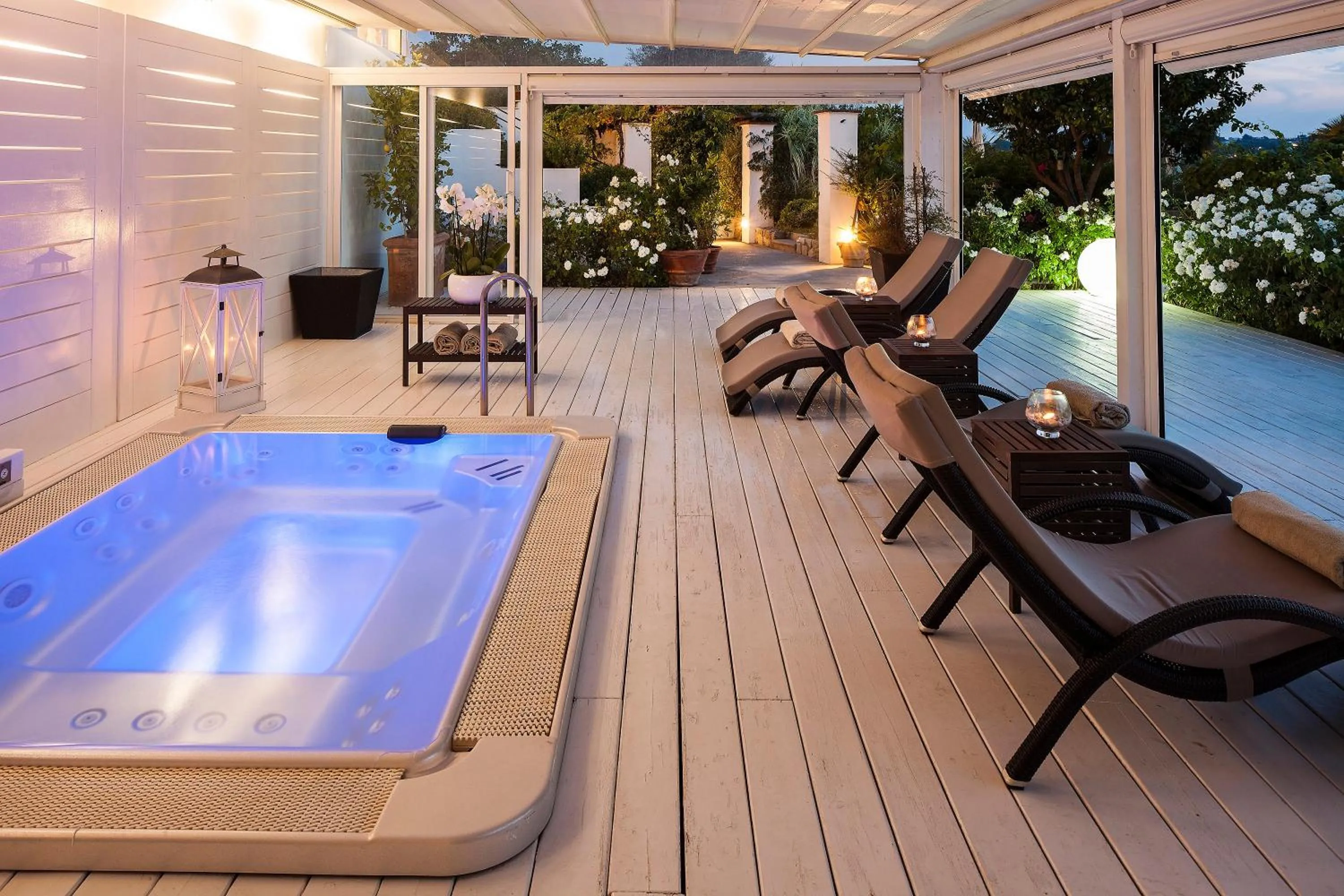 Open Air Bath in Tenuta Del Poggio Antico