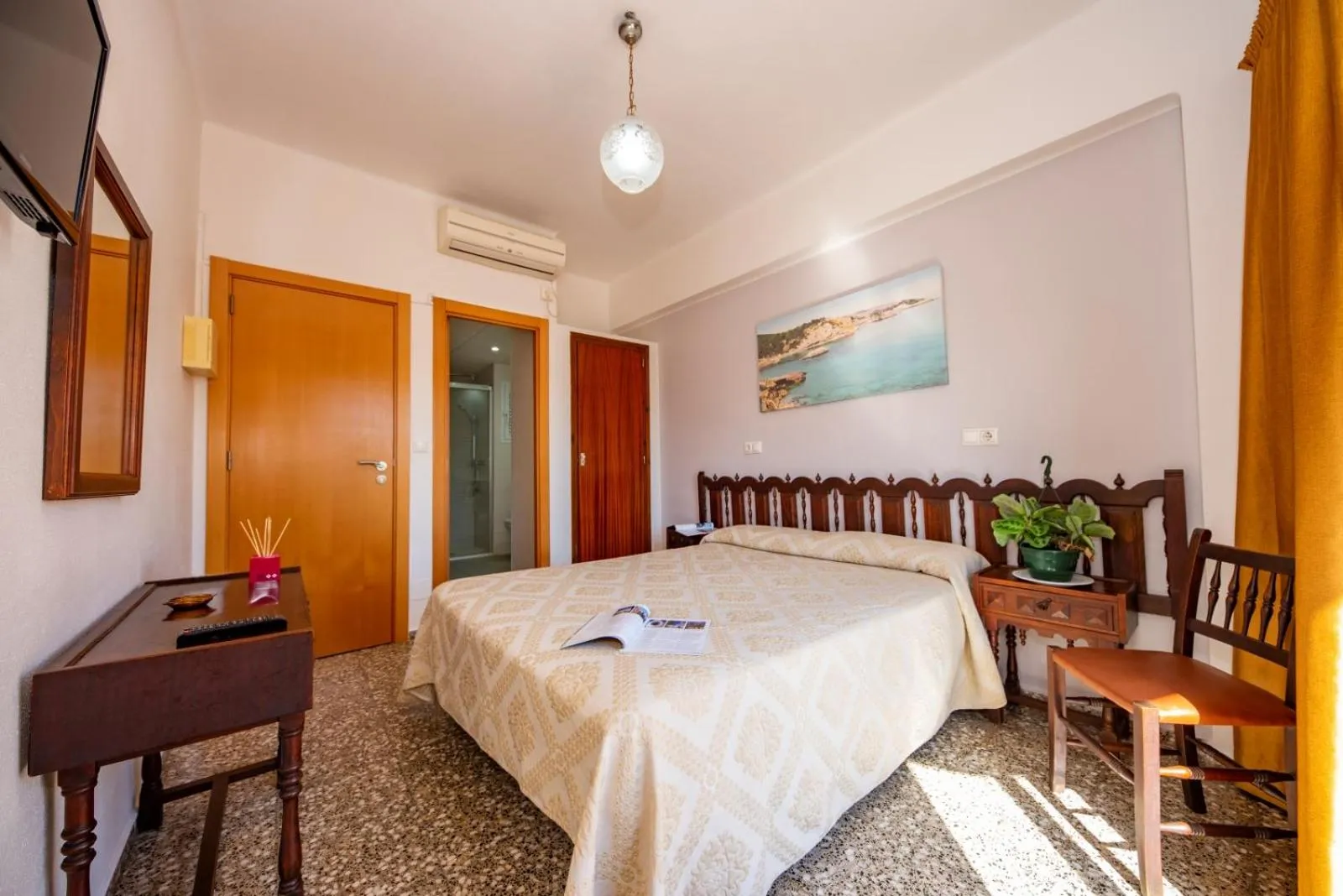 Bed in Hostal y Apartamentos Santa Eulalia