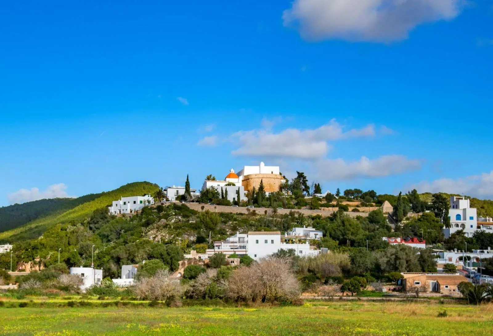 Hostal y Apartamentos Santa Eulalia