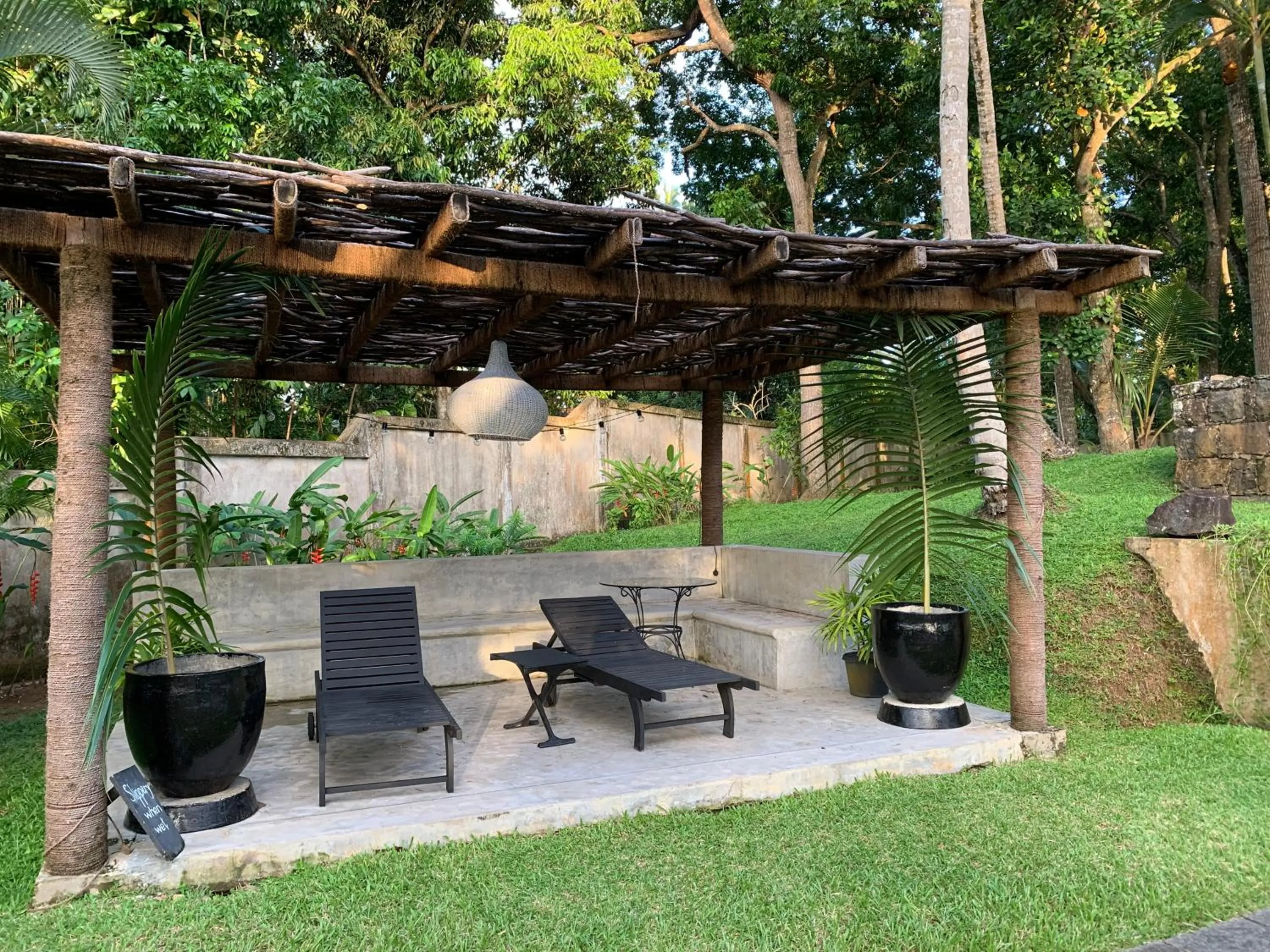 Patio in Galle Henna Estate