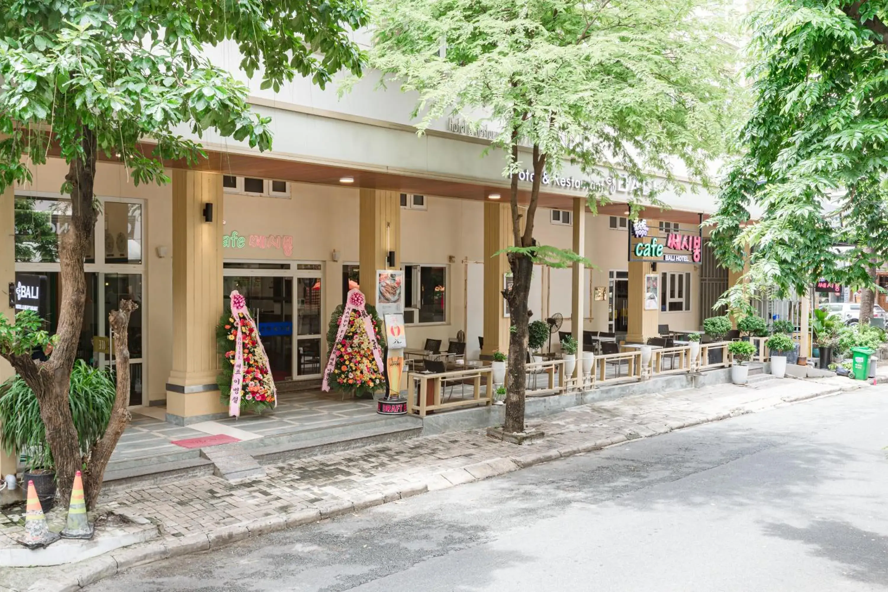 Facade/entrance in Bali Hotel Facade/entrance in Bali Hotel