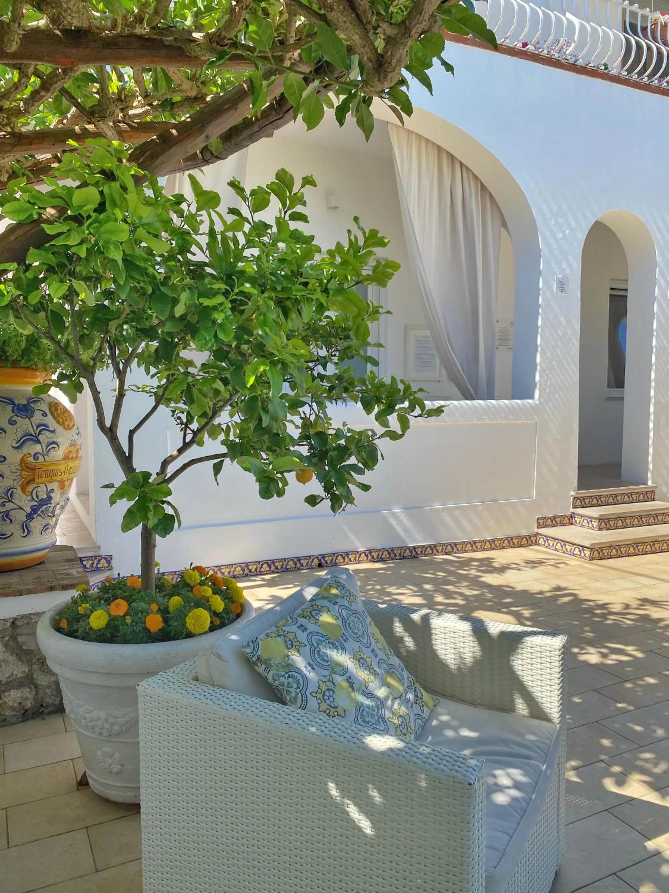 Patio in La Giuliva Charming Rooms