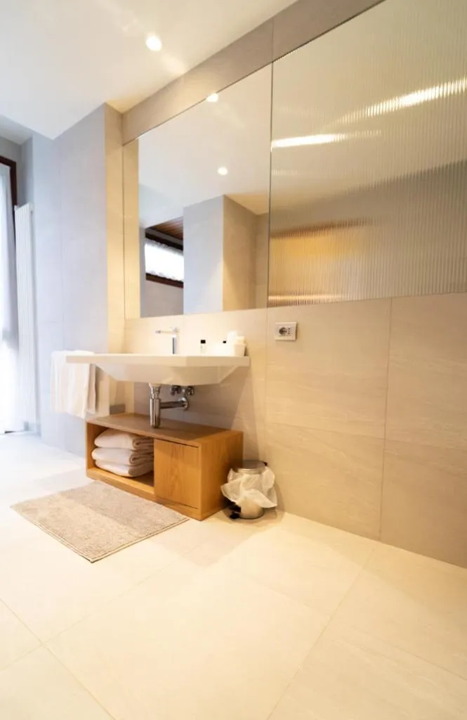 Bathroom in Albergo Sorriso