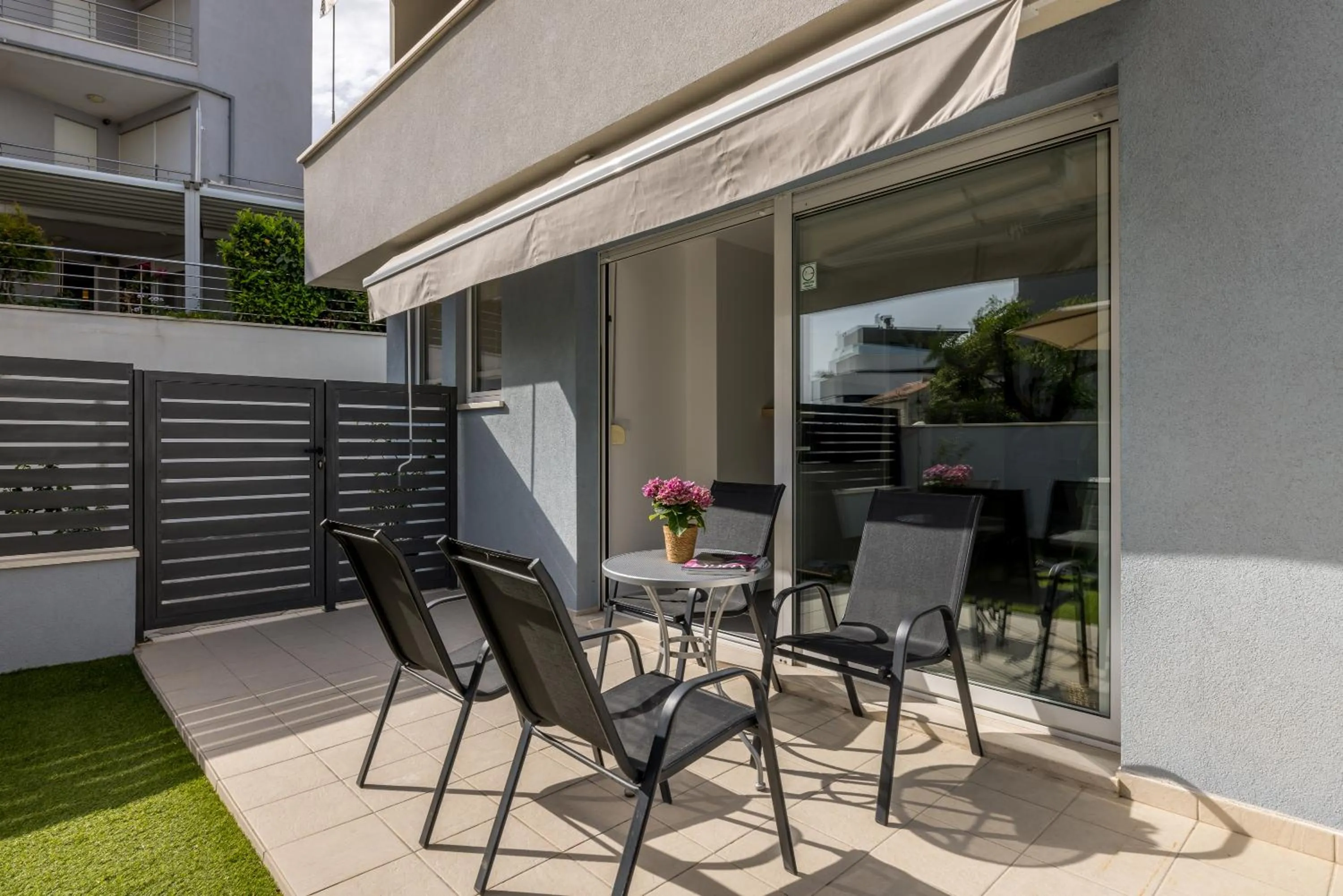 Garden in Adriatic Queen Rooms & Apartments