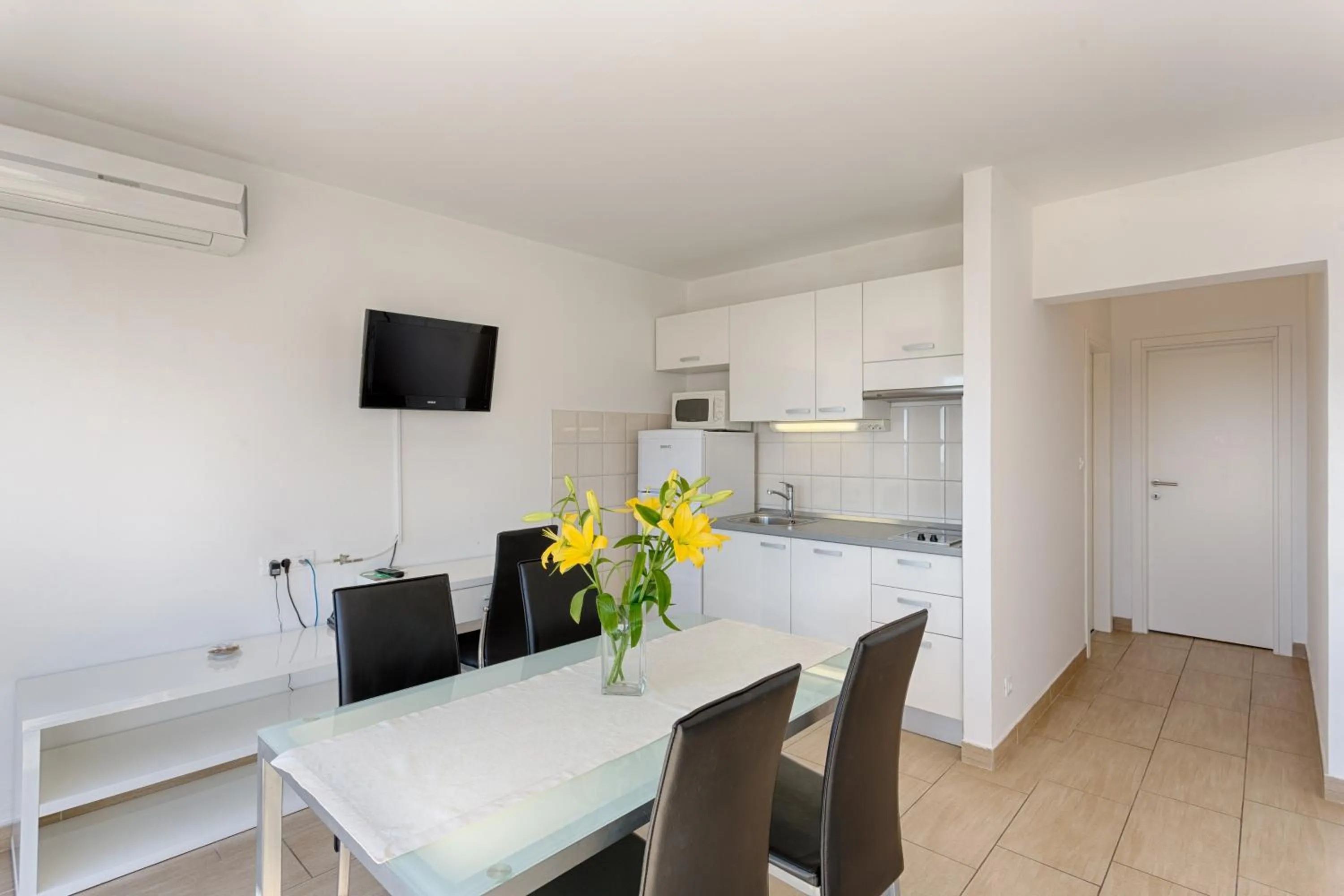 Kitchen or kitchenette in Adriatic Queen Rooms & Apartments