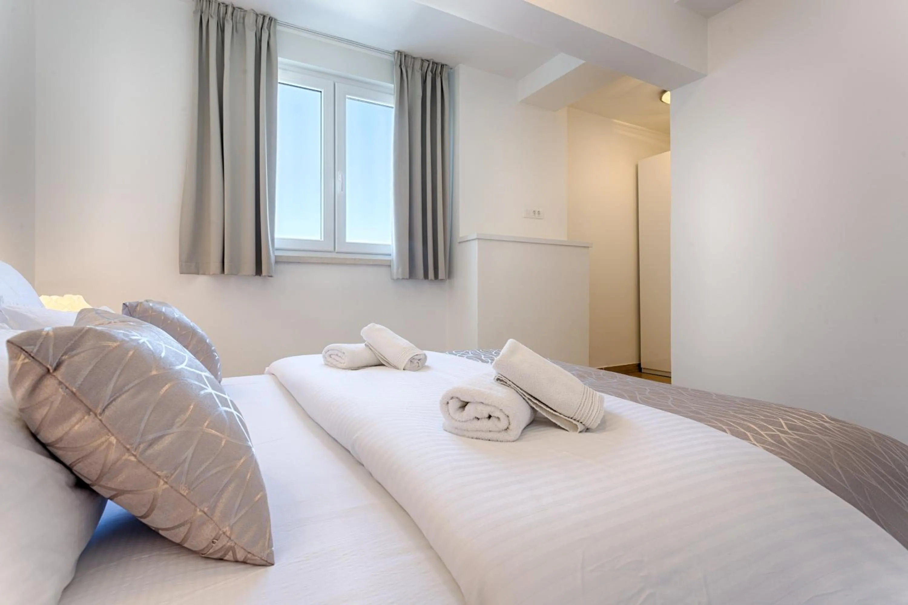 Bedroom, Bed in Adriatic Queen Rooms & Apartments