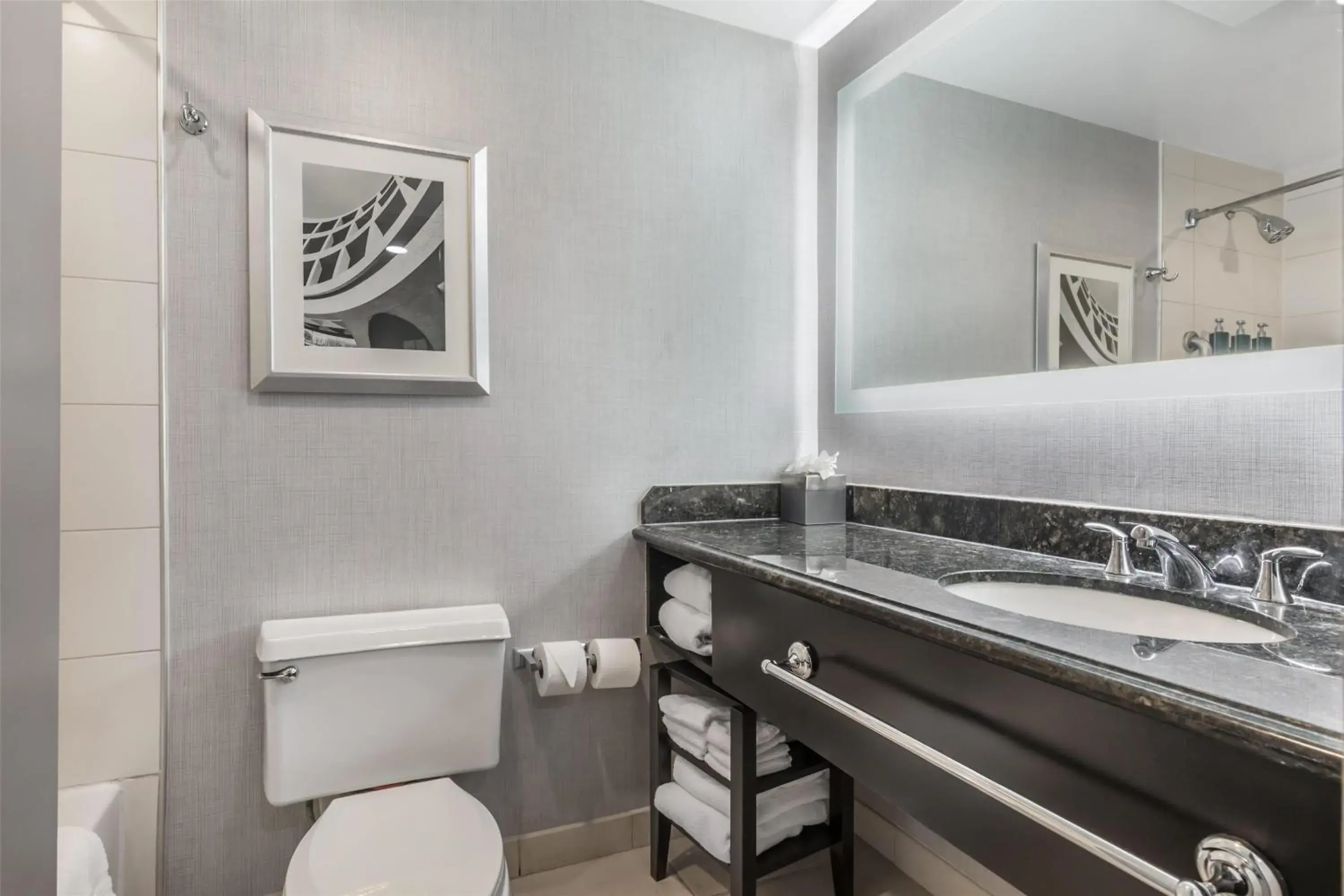 Bathroom in Doubletree by Hilton Hotel Williamsburg Bathroom in Doubletree by Hilton Hotel Williamsburg