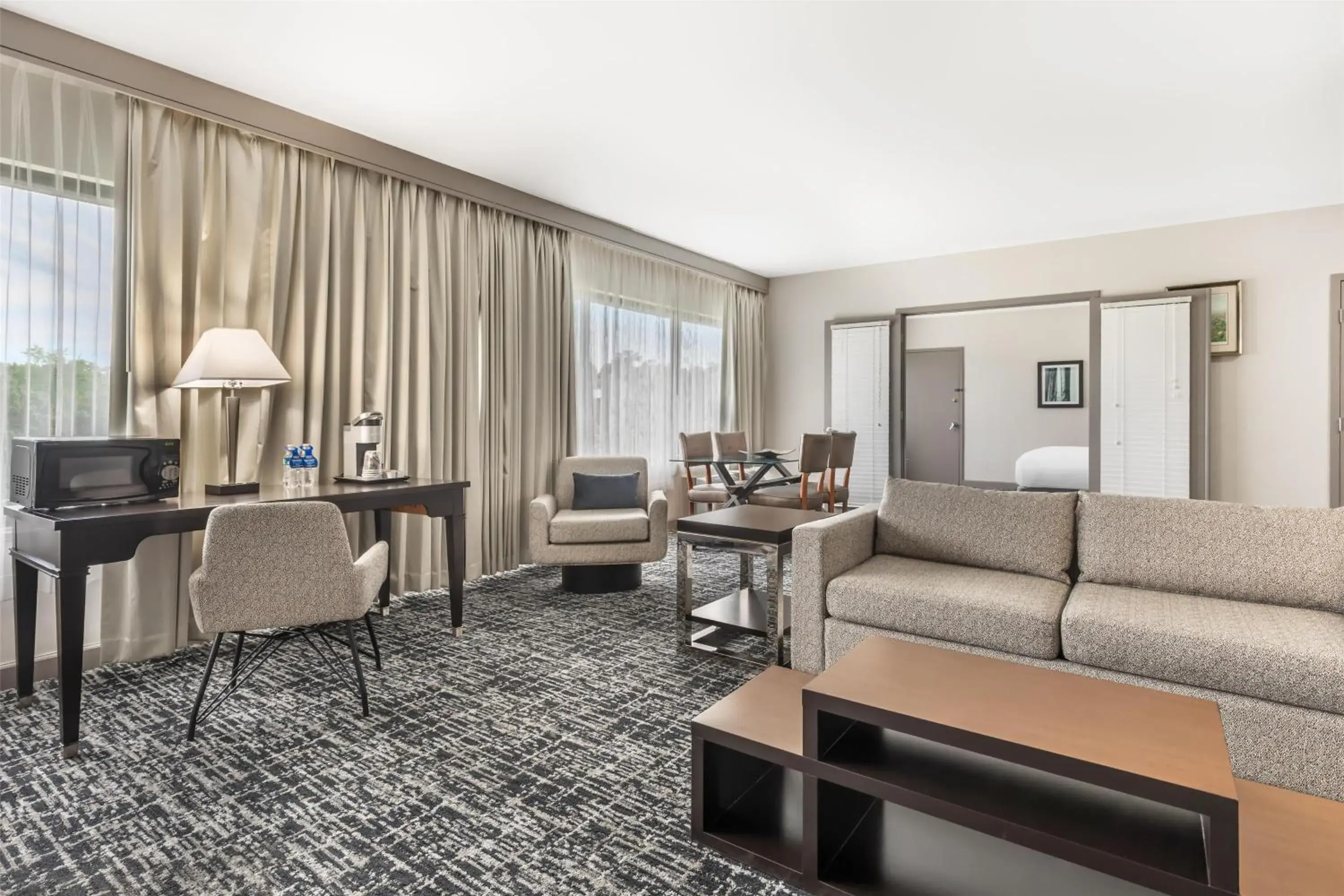 Living room in Doubletree by Hilton Hotel Williamsburg Living room in Doubletree by Hilton Hotel Williamsburg