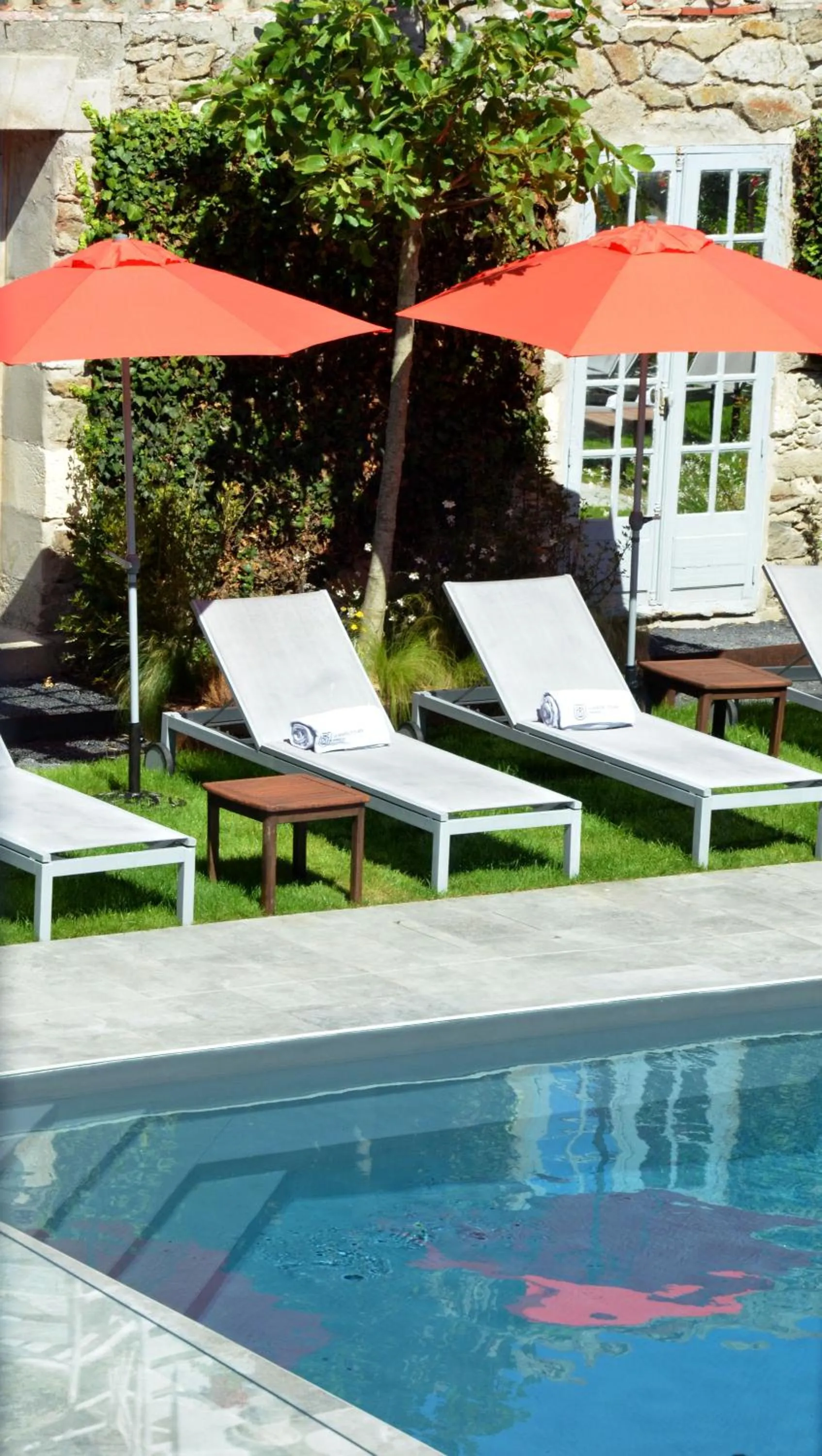 Swimming pool in Le Général d'Elbée Hotel & Spa - Teritoria