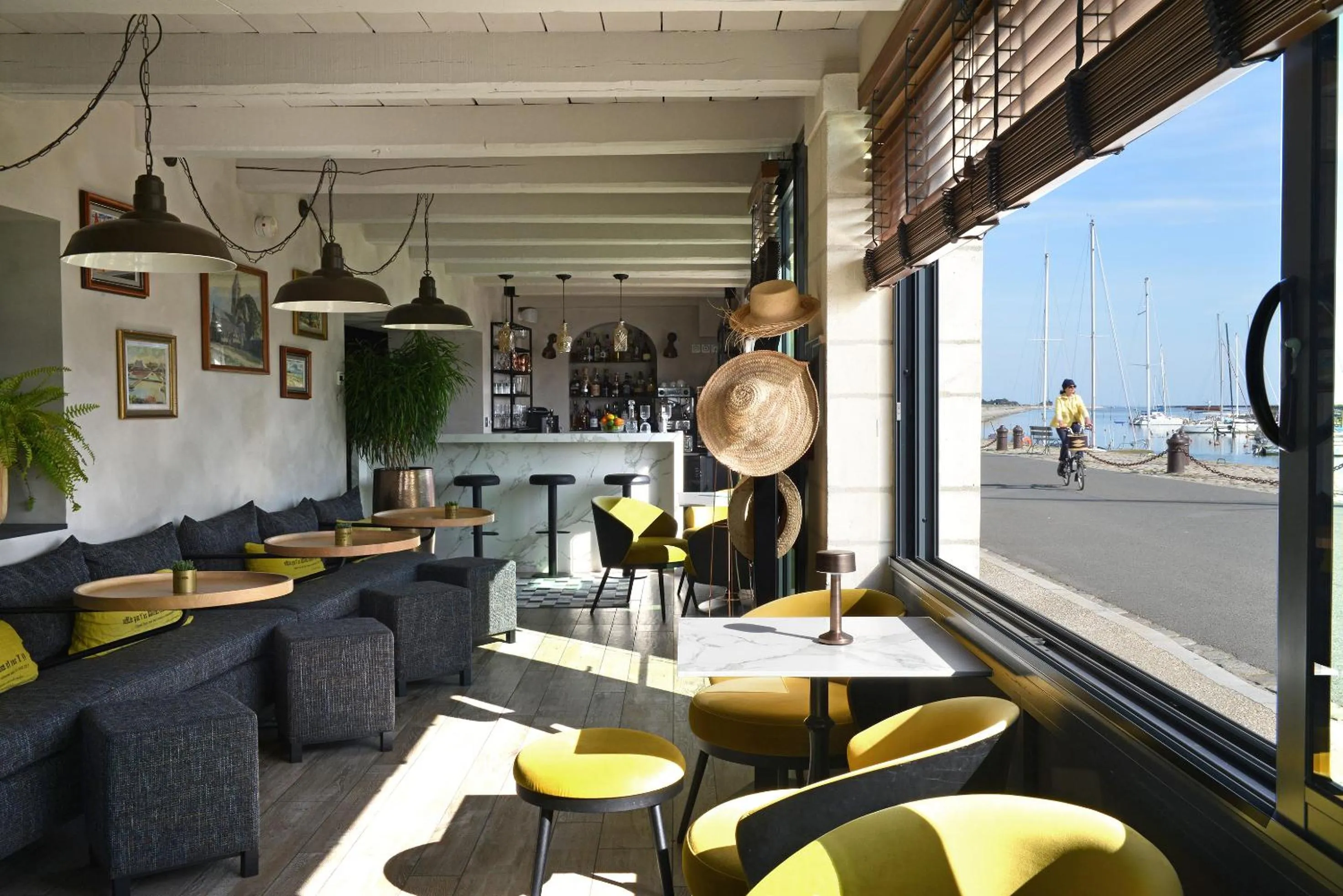 Lounge or bar in Le Général d'Elbée Hotel & Spa - Teritoria