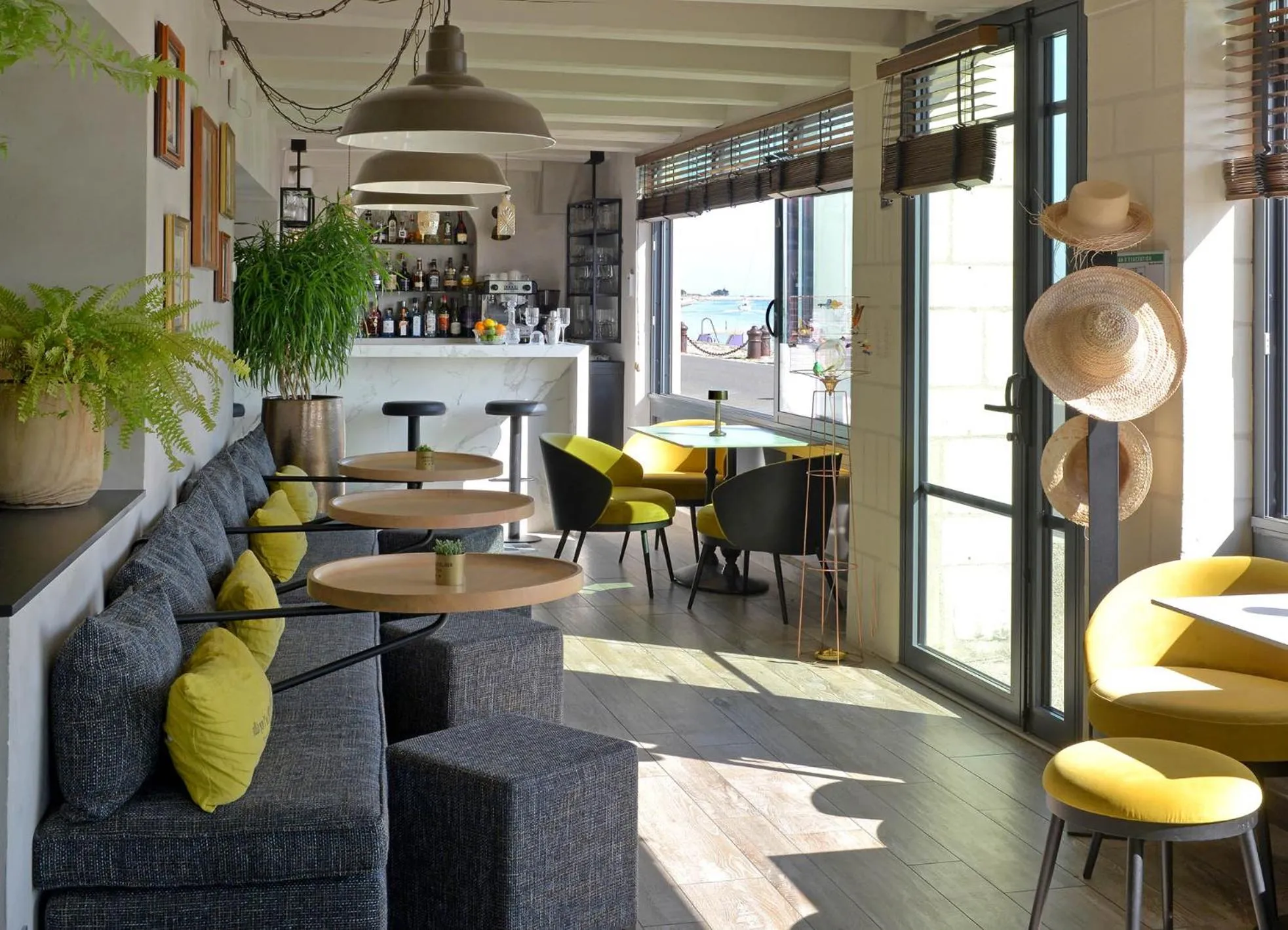 Lounge or bar in Le Général d'Elbée Hotel & Spa - Teritoria