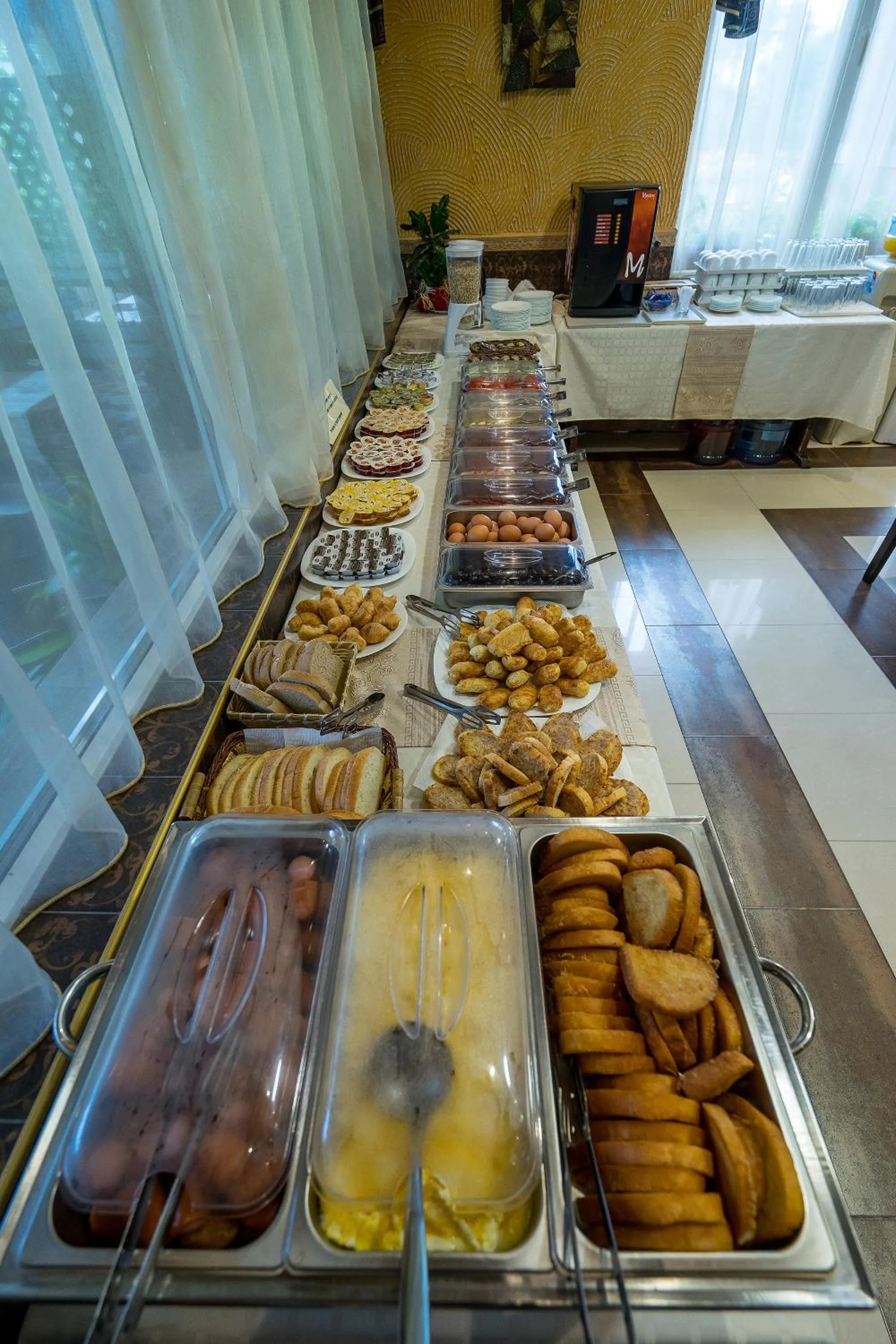 Breakfast in Hotel Luxor