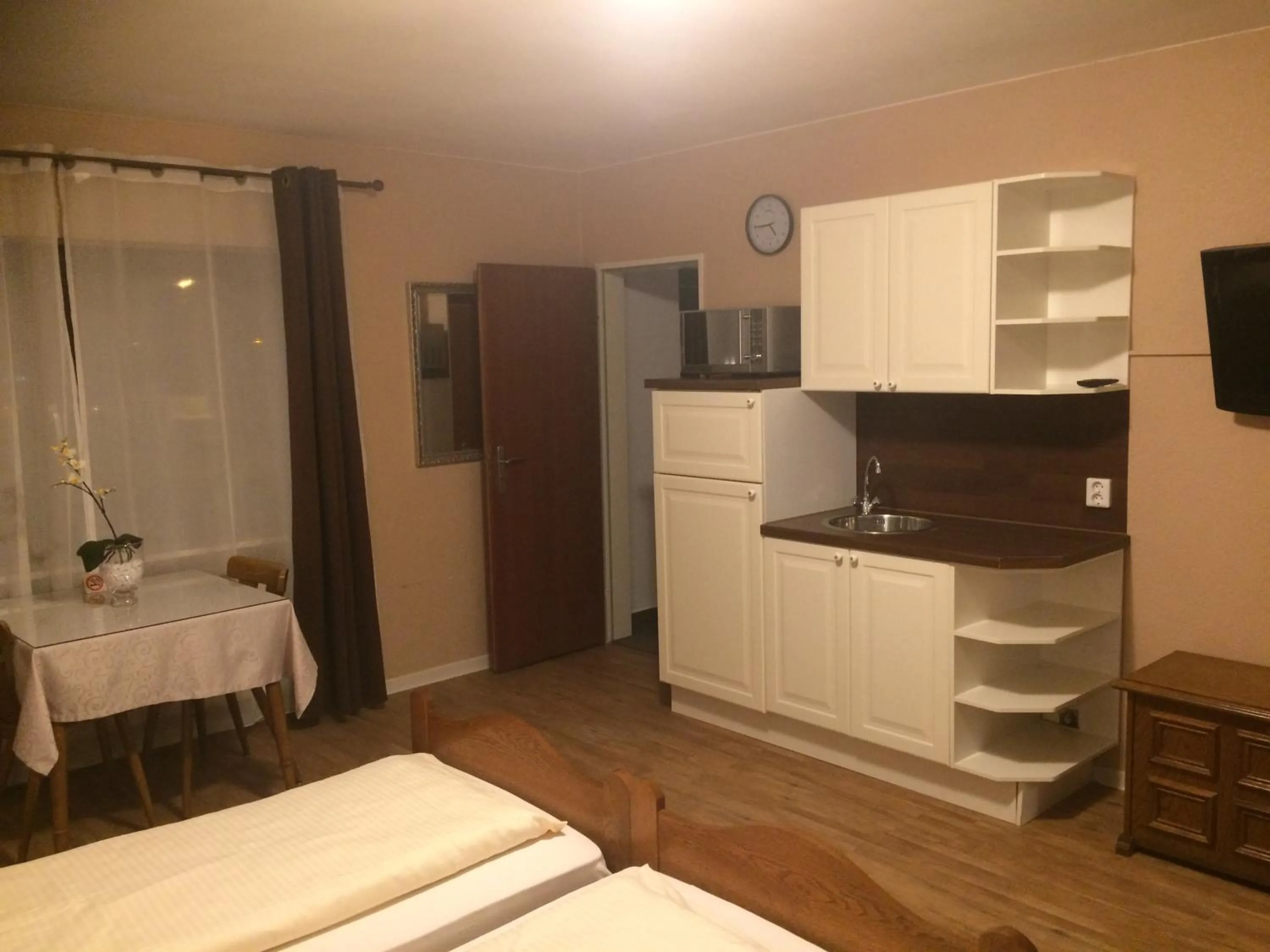 Decorative detail, Bed in Hotel zum Schnackel in Mainz