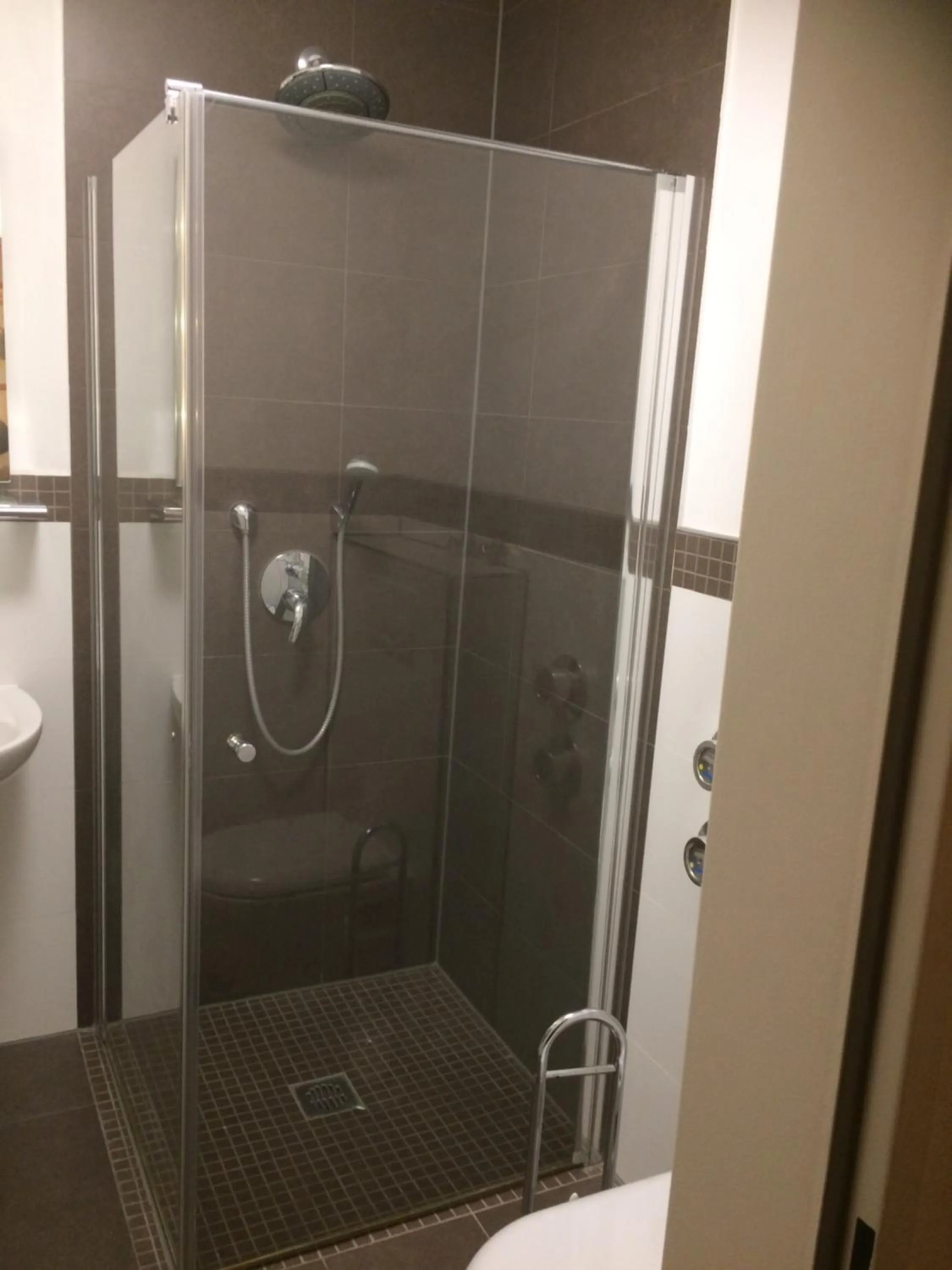 Bathroom in Hotel zum Schnackel in Mainz