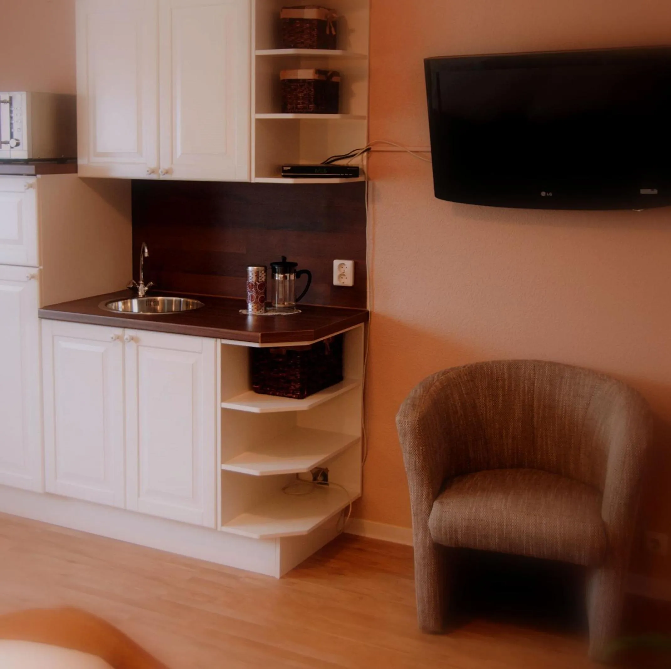 Kitchen or kitchenette in Hotel zum Schnackel in Mainz