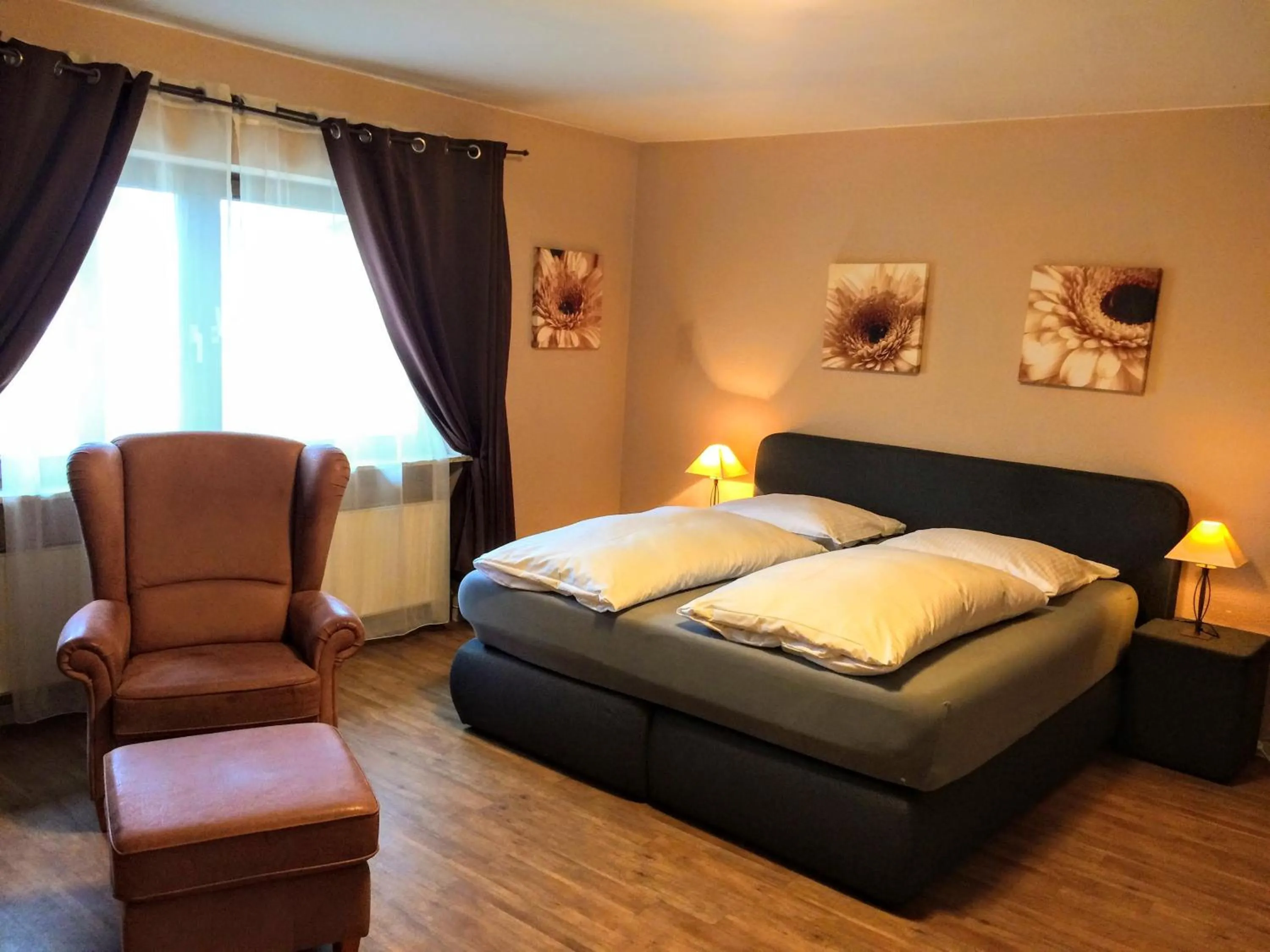 Bed in Hotel zum Schnackel in Mainz