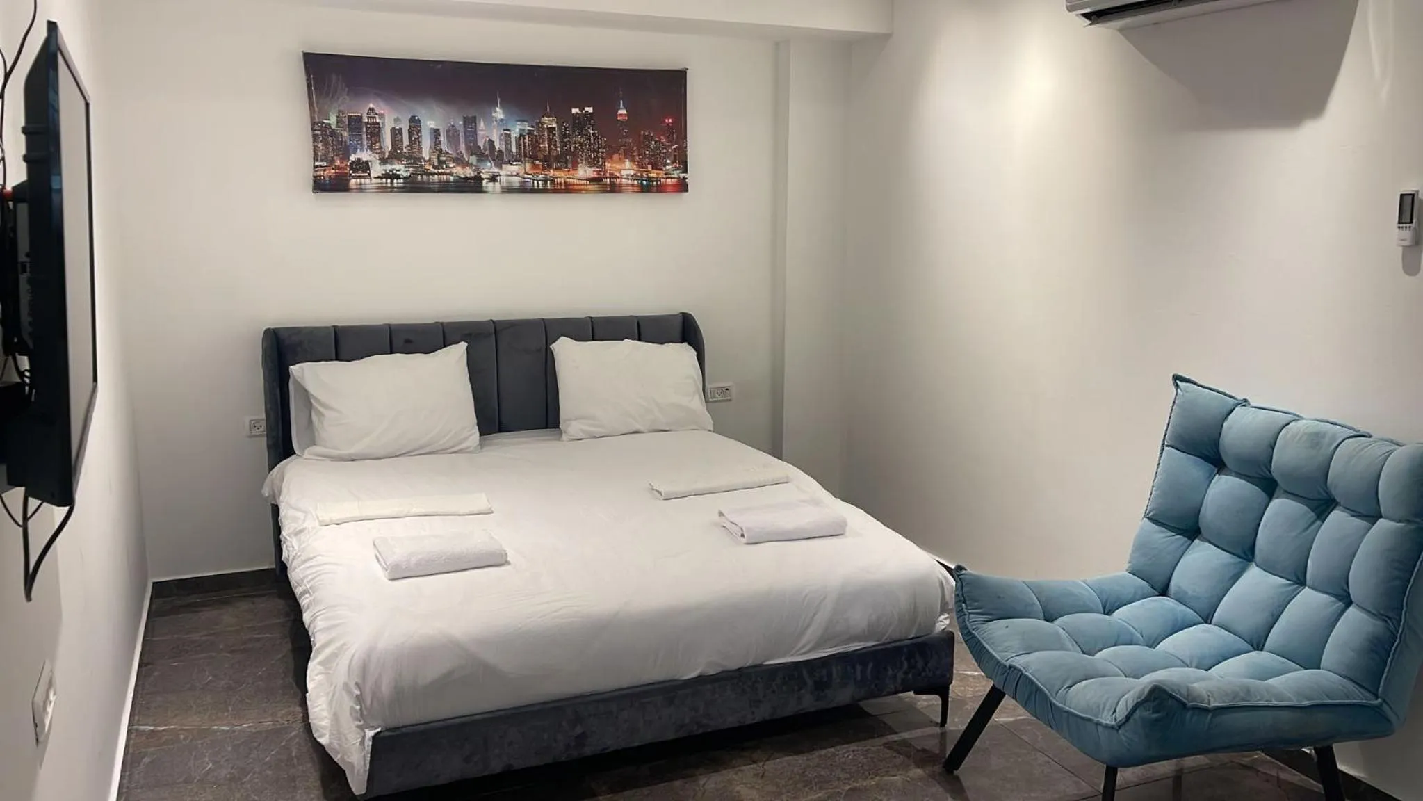 Bed in Lago Suites Hotel