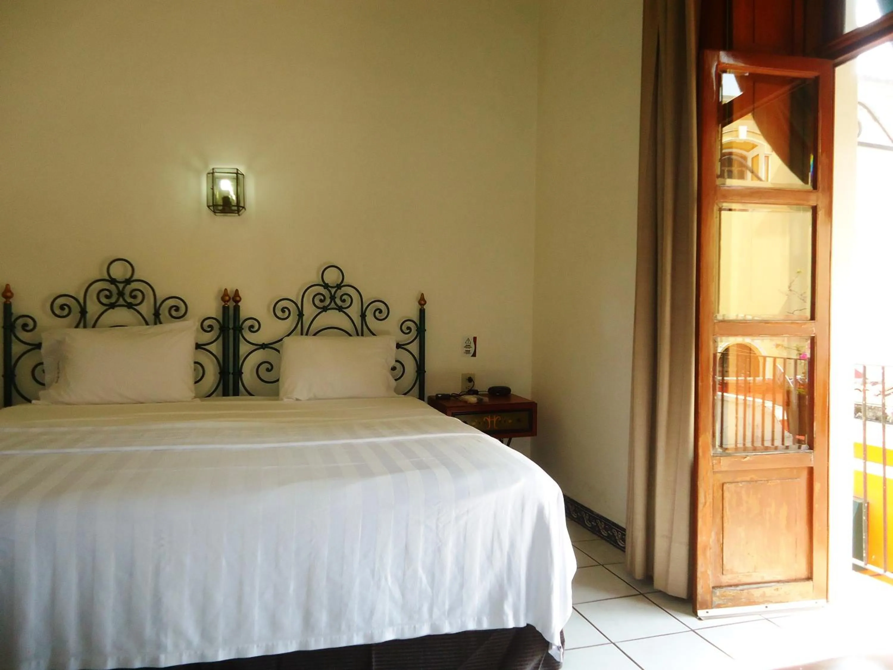 Photo of the whole room, Bed in Hotel Concierge Plaza Colima