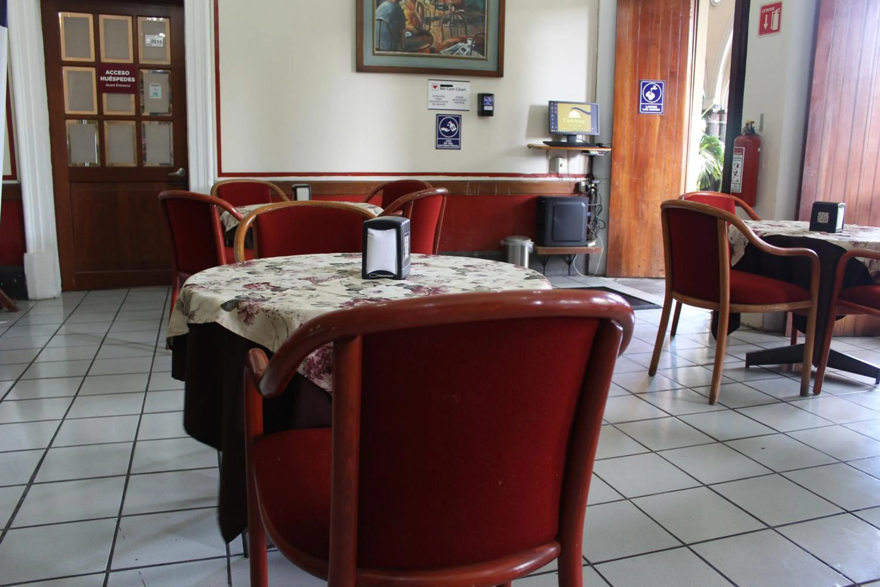 Restaurant/places to eat in Hotel Concierge Plaza Colima
