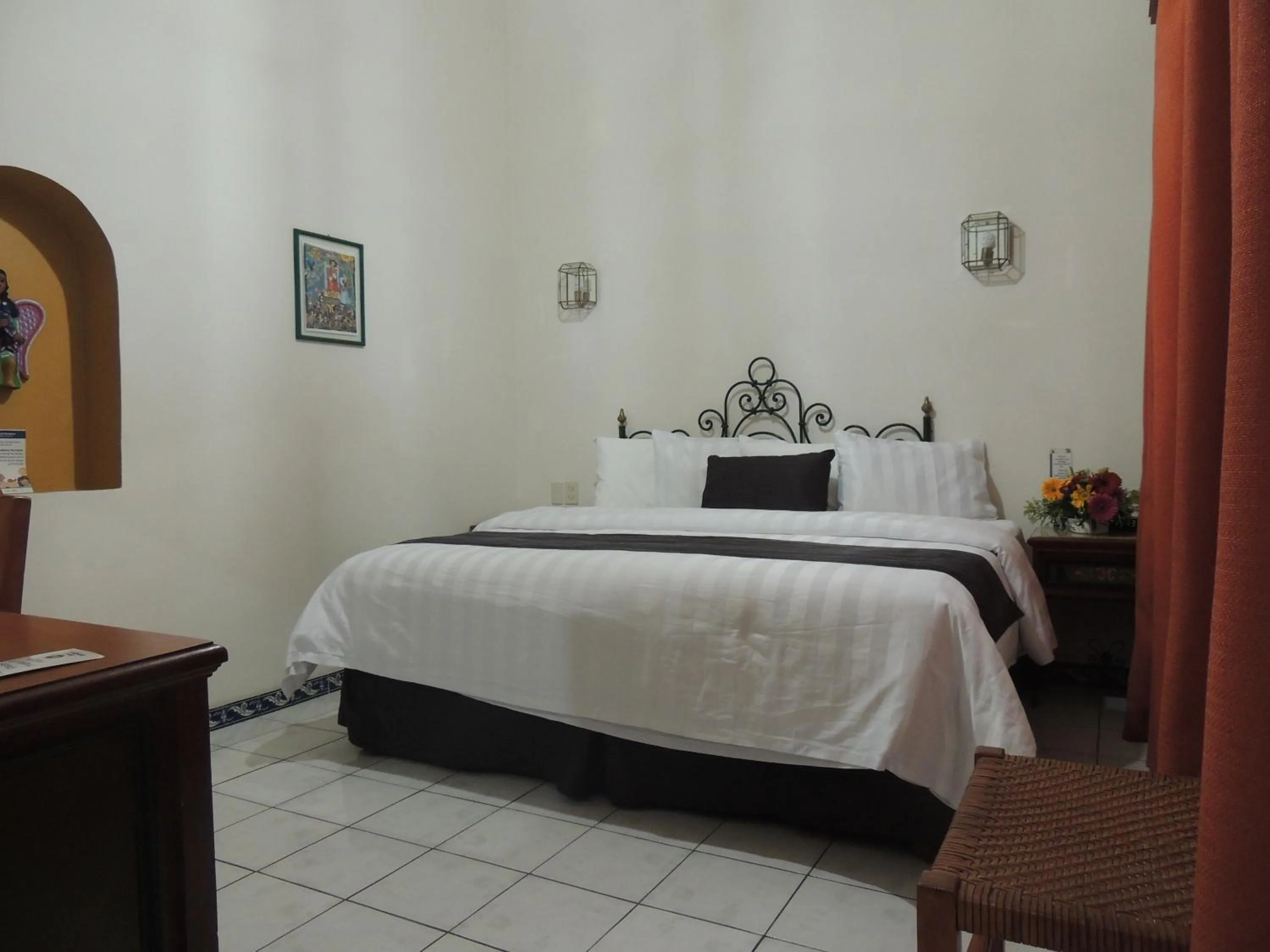 Photo of the whole room, Bed in Hotel Concierge Plaza Colima