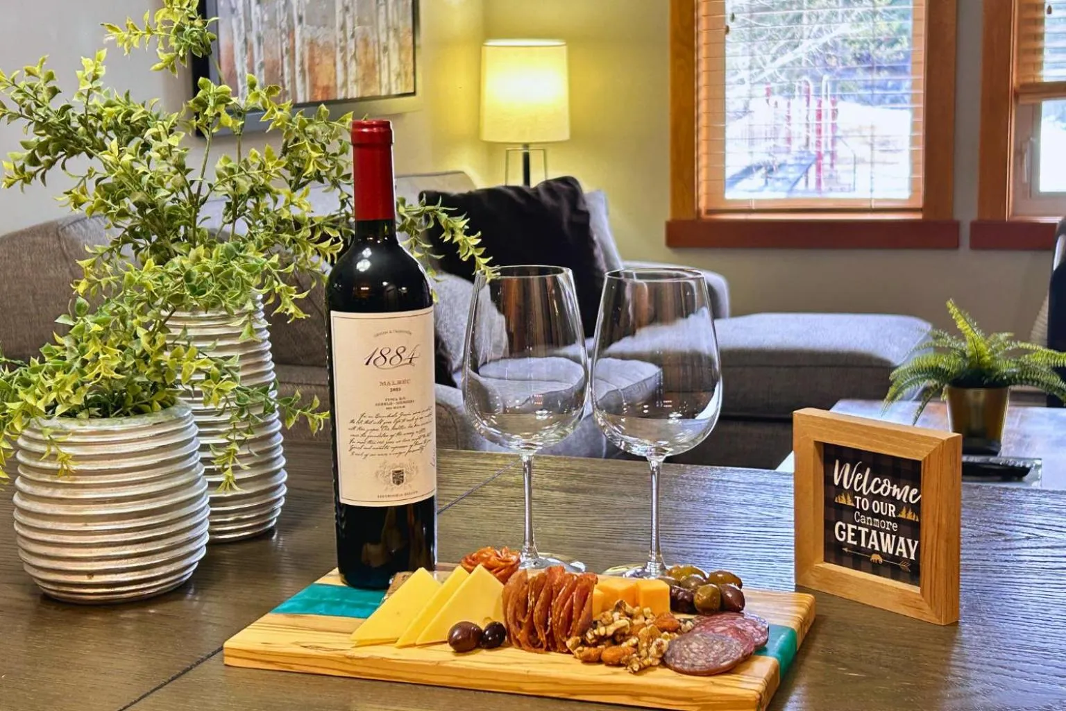 Suites with Pool & Hot tubs managed by Little Sister Getaways