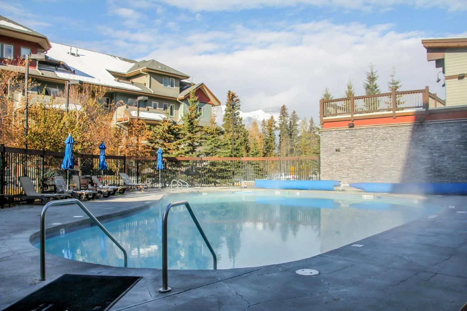 Suites with Pool & Hot tubs managed by Little Sister Getaways