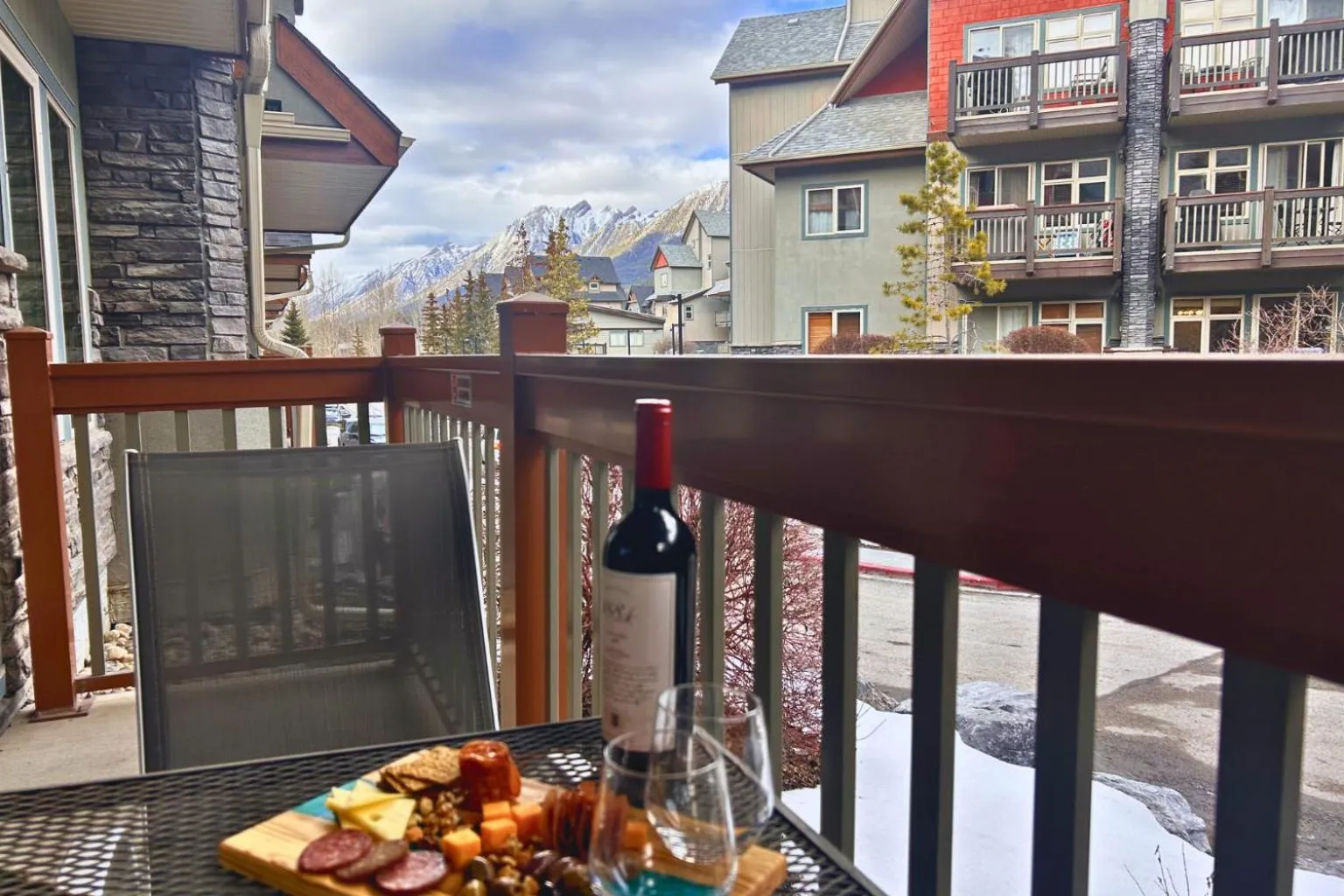 Suites with Pool & Hot tubs managed by Little Sister Getaways