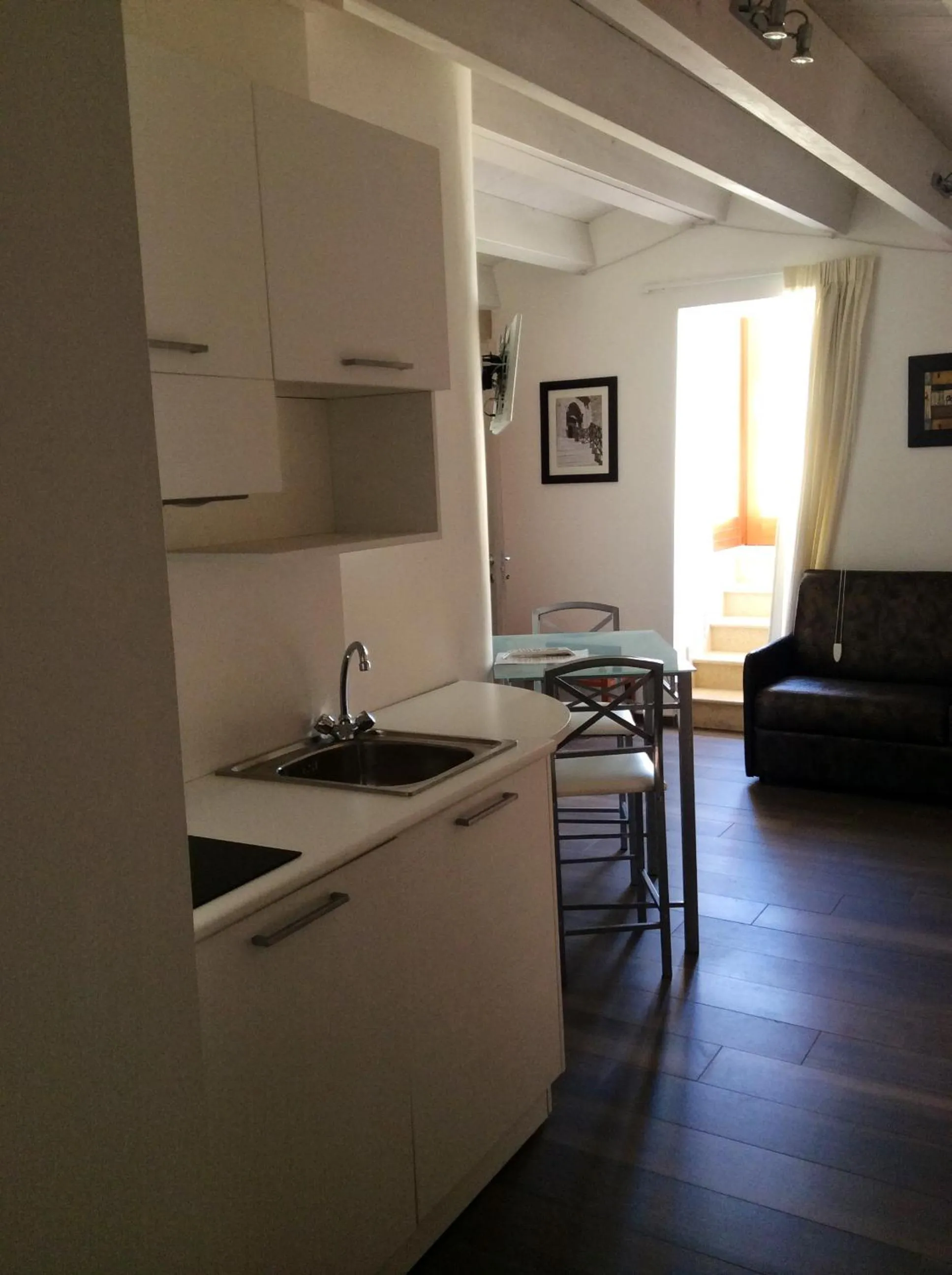 Kitchen or kitchenette in B&B La Dimora