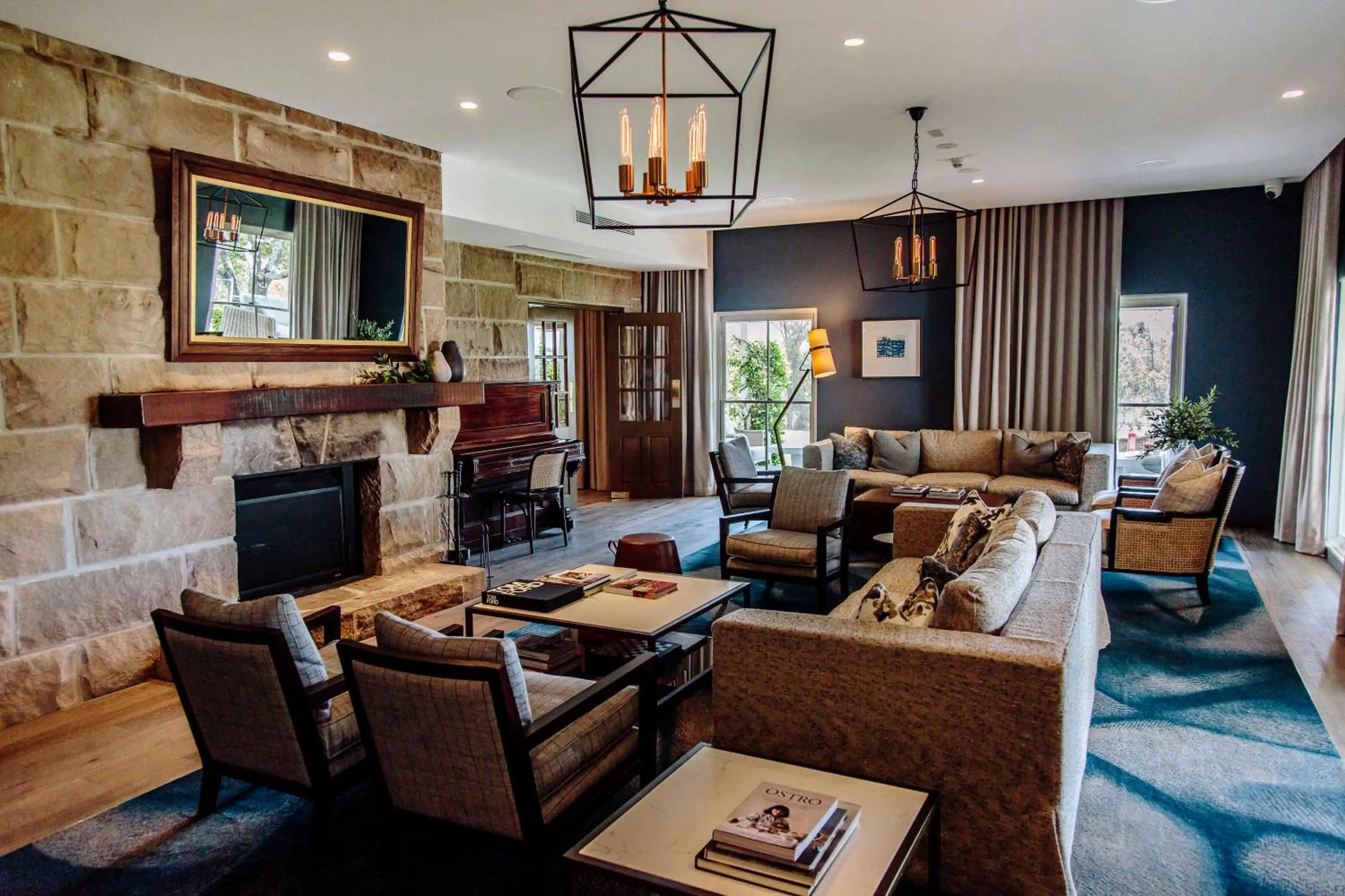 Communal lounge/ TV room in Spicers Guesthouse