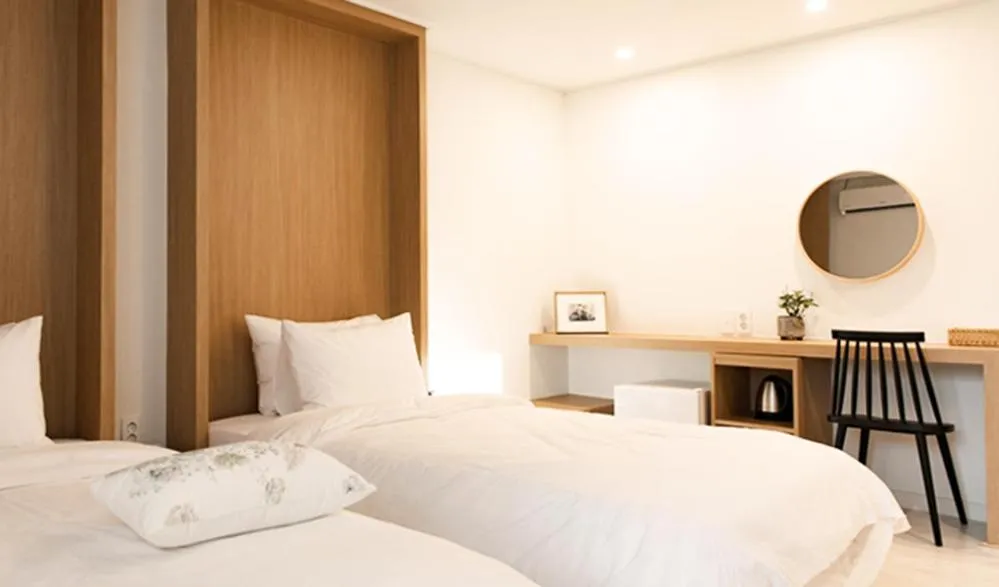 Bedroom, Bed in Hotel Kyungsung