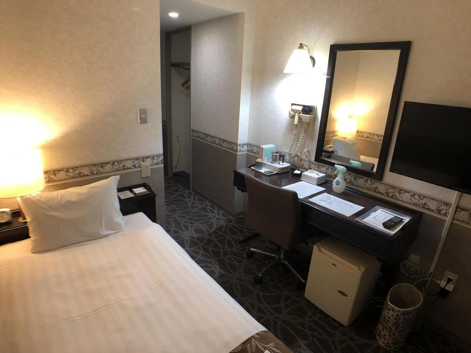 Bedroom, Bed in Hotel Crown Hills Kamaishi