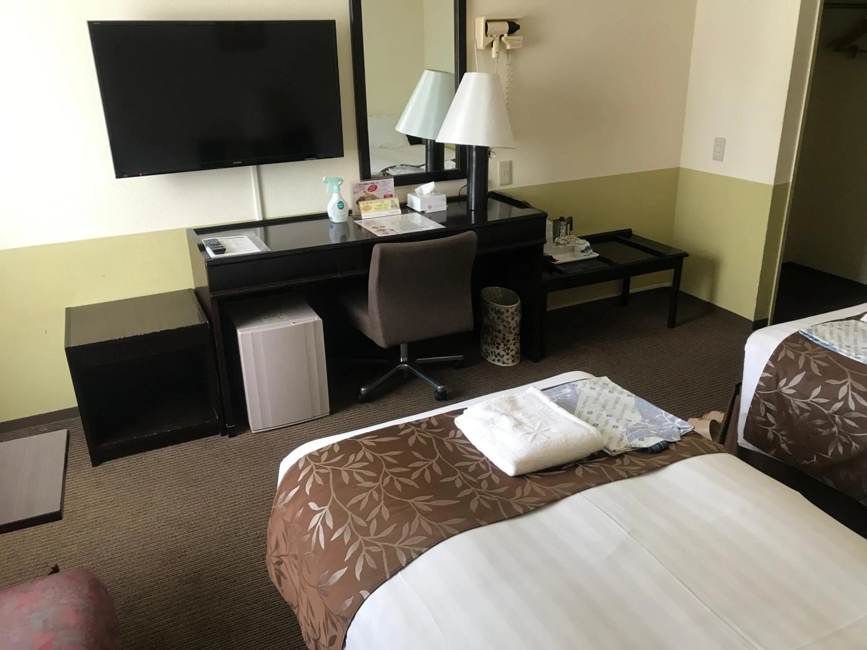 Living room, Bed in Hotel Crown Hills Kamaishi