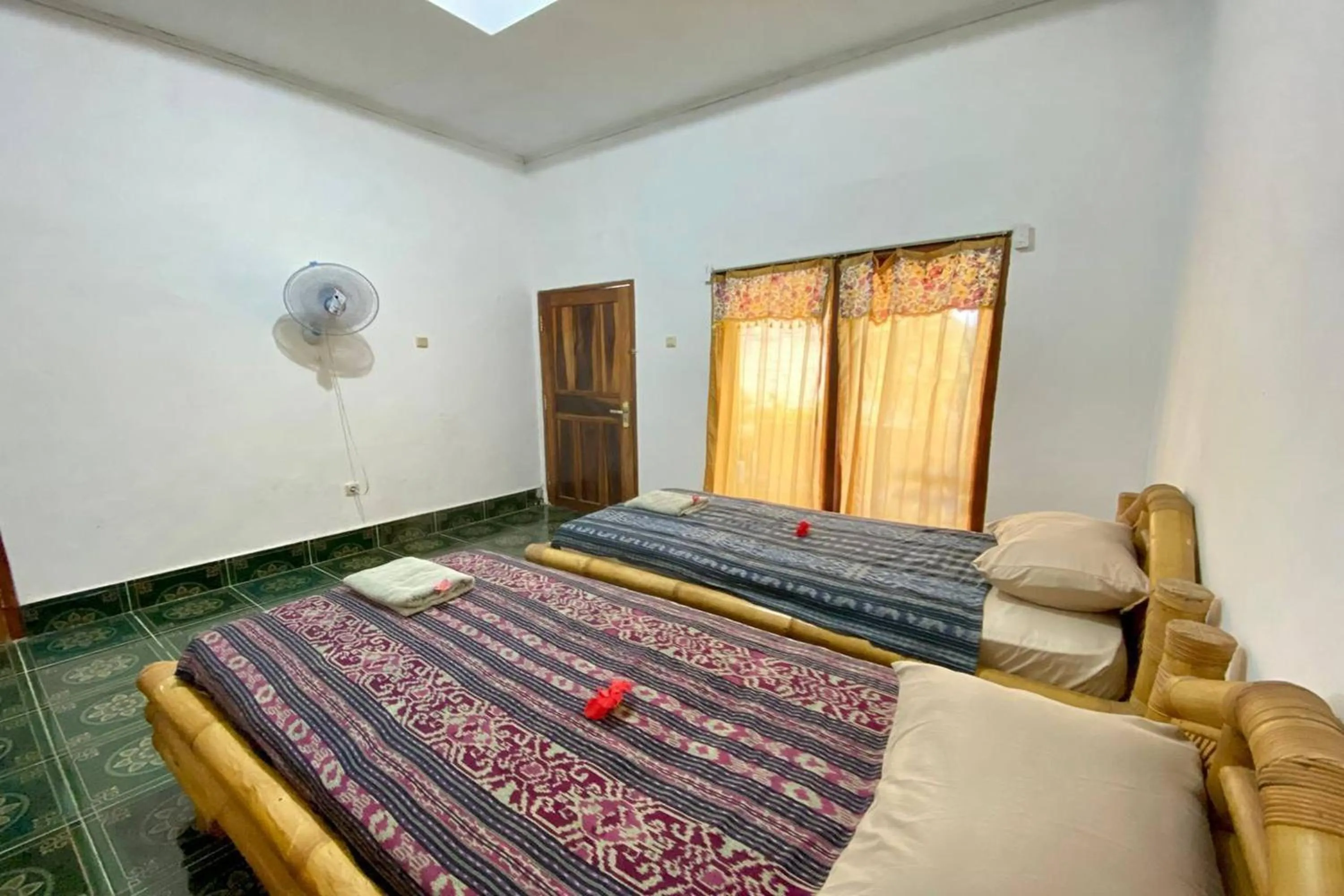 Bed in Duyung Rooms & Resto Gerupuk