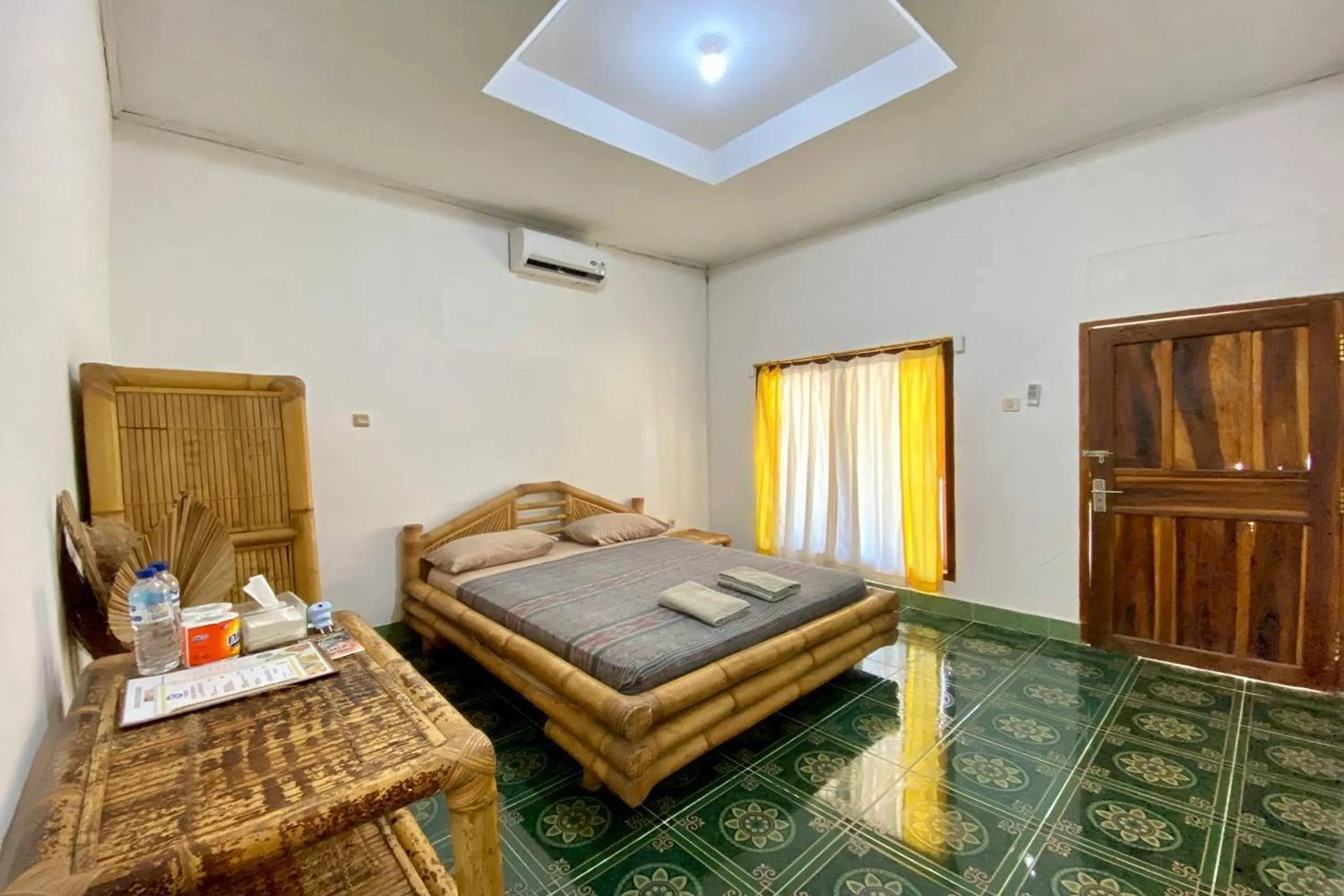 Bed in Duyung Rooms & Resto Gerupuk