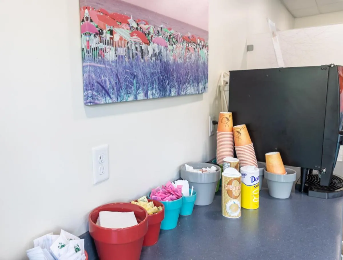 Coffee/tea facilities in Admiral on Baltimore