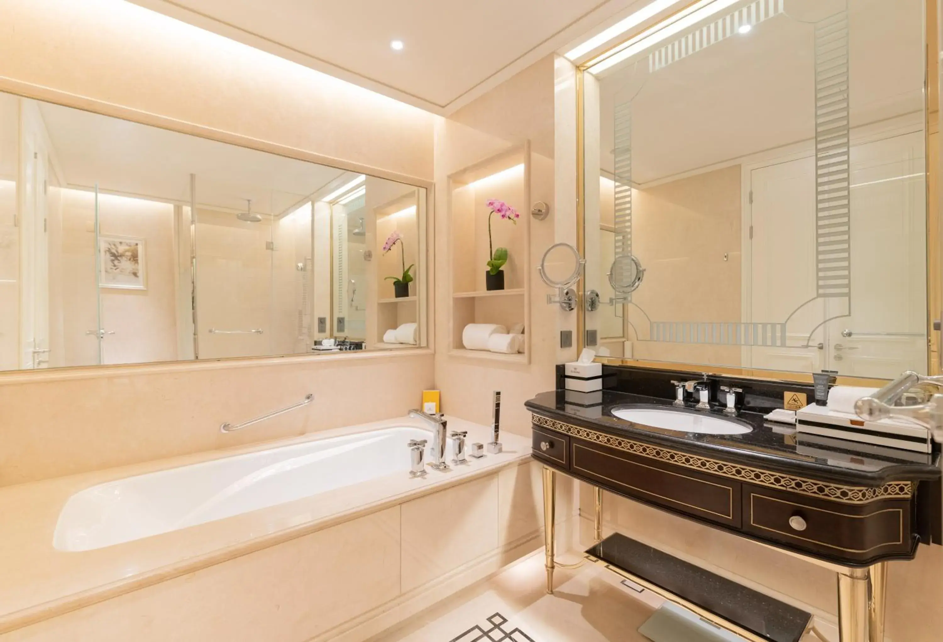 Deluxe Double Room in Jeurong Hotel Shanghai Deluxe Double Room in Jeurong Hotel Shanghai