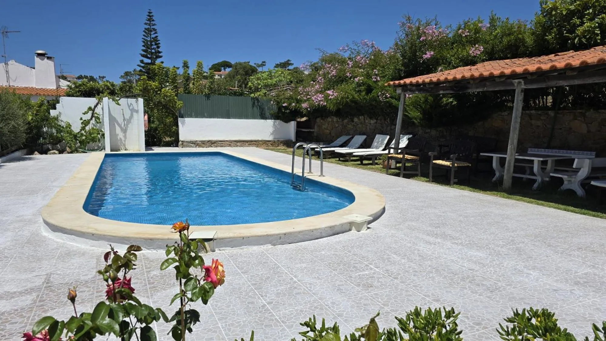 Pool view in Porto Monte