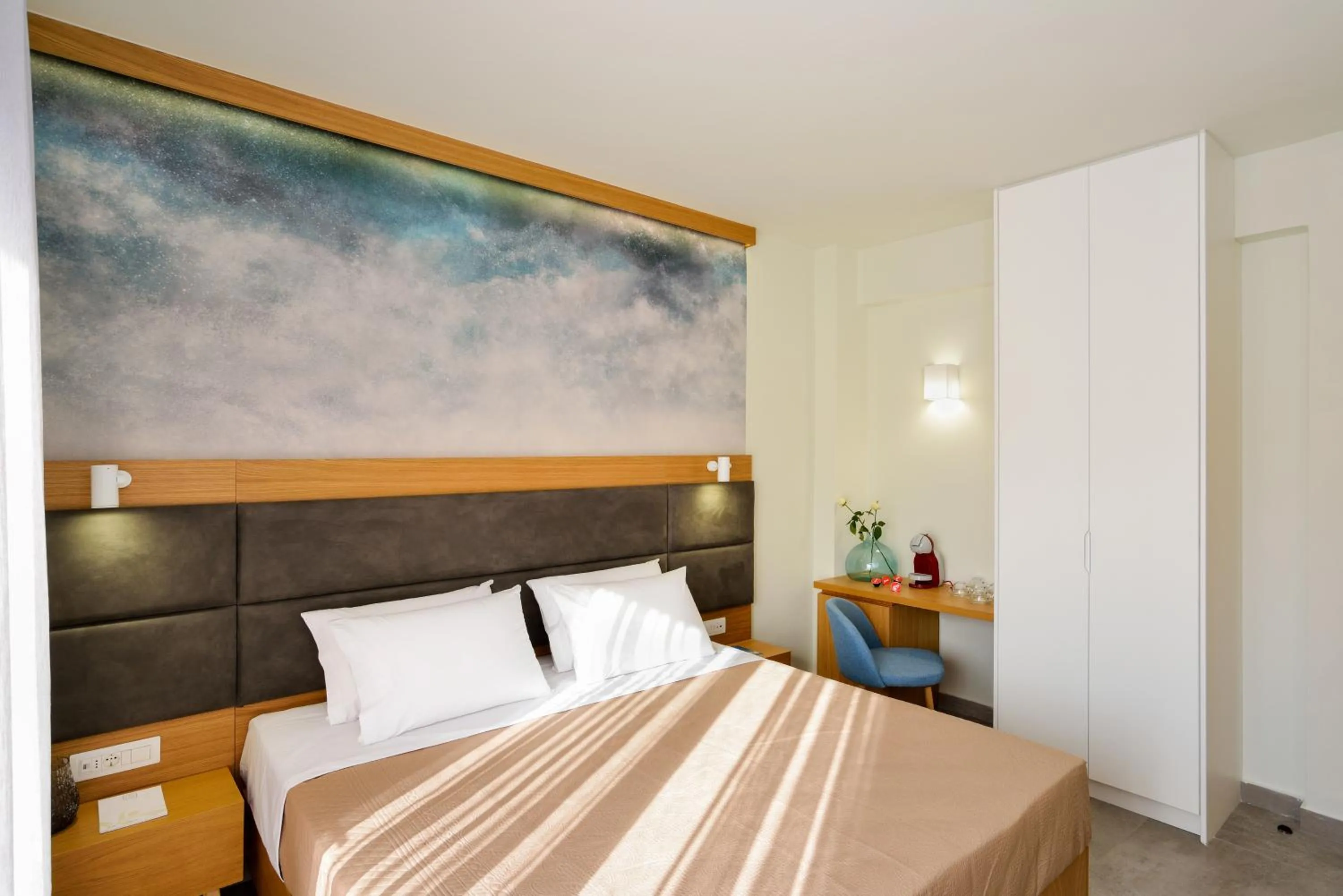 Bedroom, Bed in Elia Kalamaki Hotel