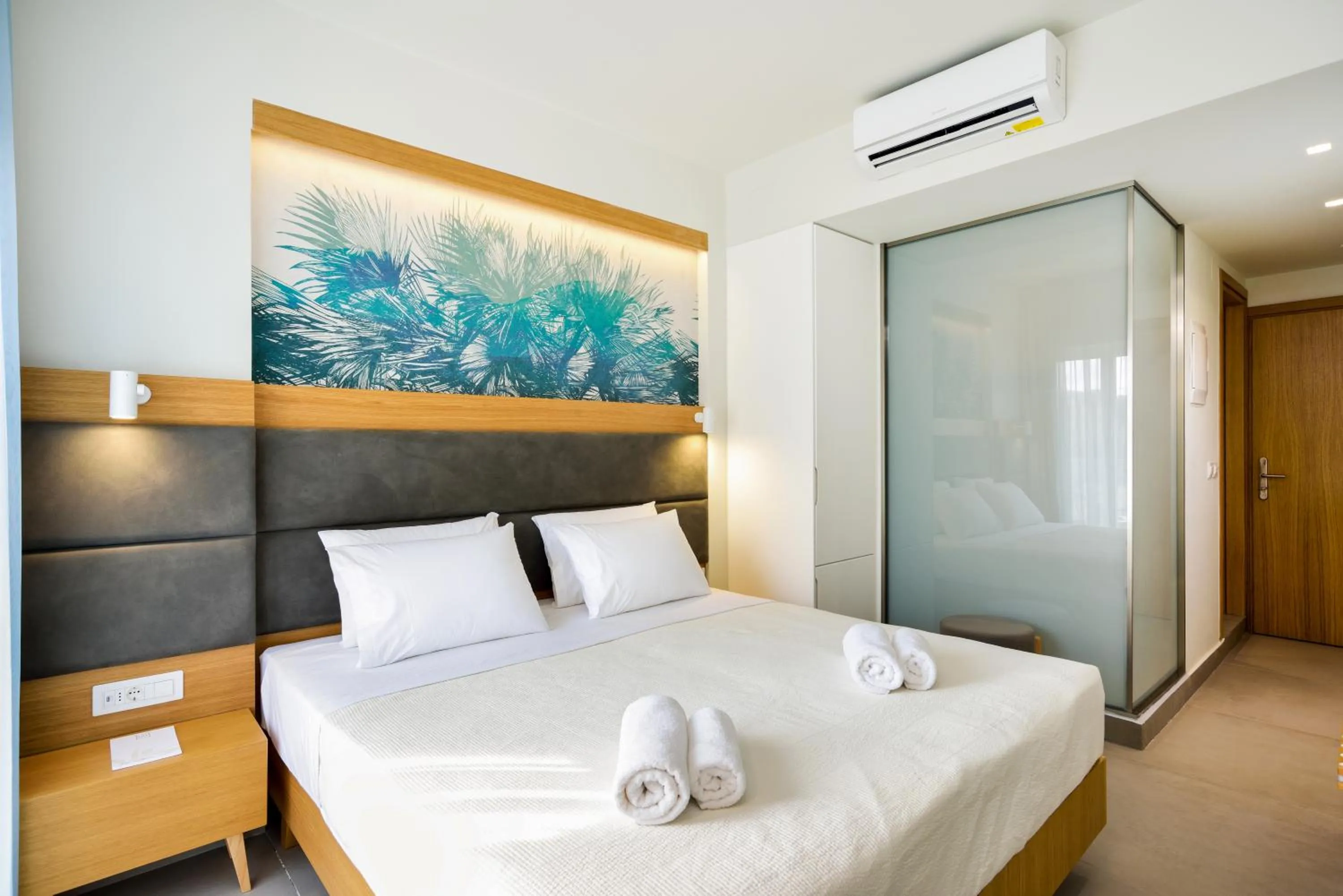 Photo of the whole room, Bed in Elia Kalamaki Hotel