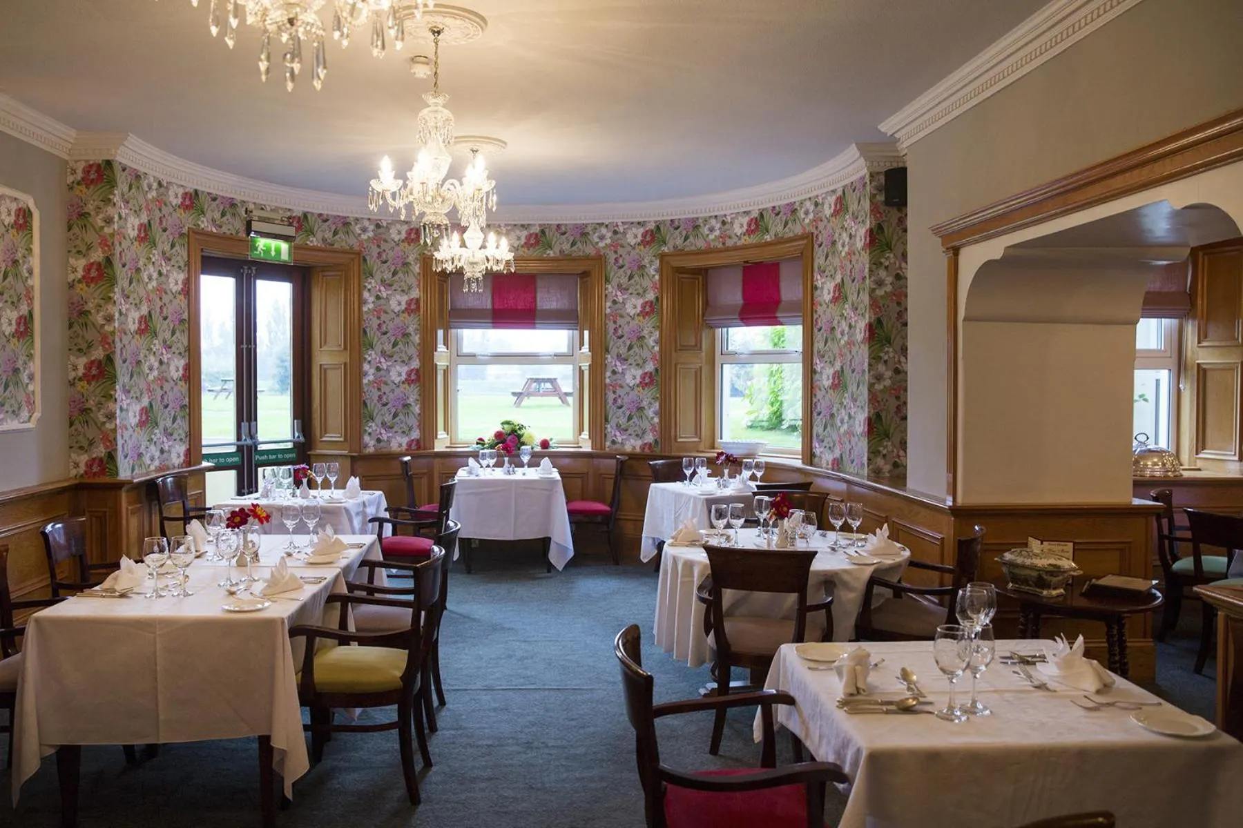 Restaurant/places to eat in Hotel Minella & Leisure Centre