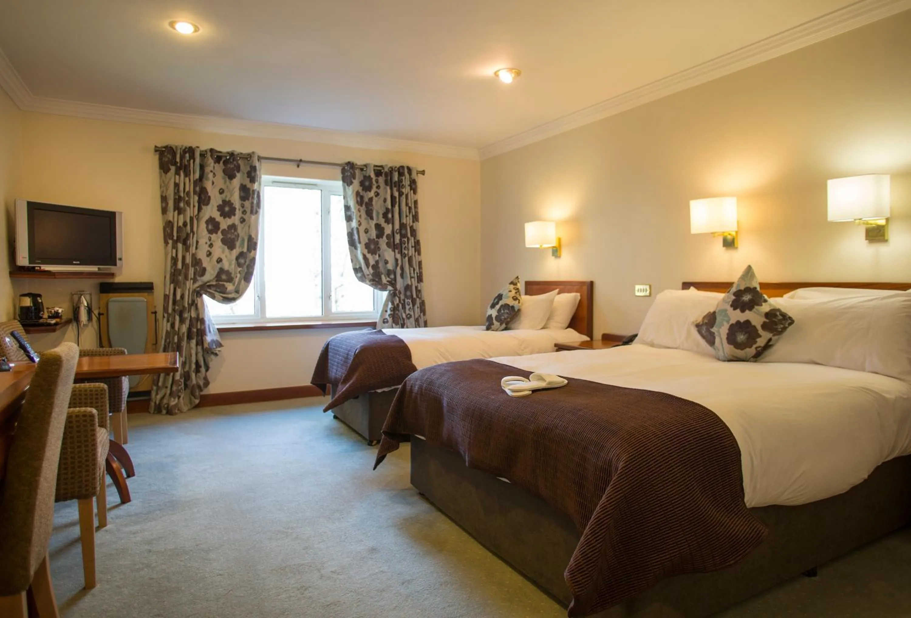 Photo of the whole room, Bed in Hotel Minella & Leisure Centre