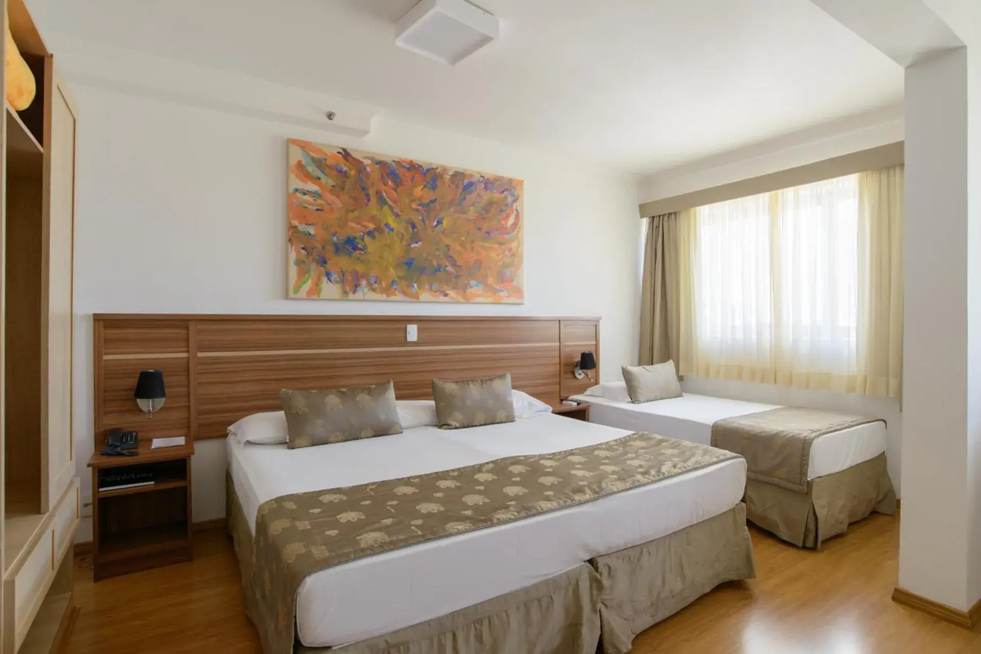 Superior Triple Room in Faro Hotel São José dos Campos Superior Triple Room in Faro Hotel São José dos Campos