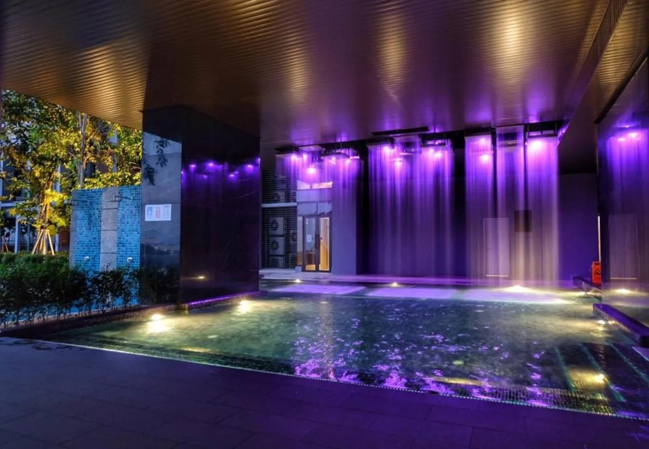 Night in Expressionz 48th floor Sky Pool