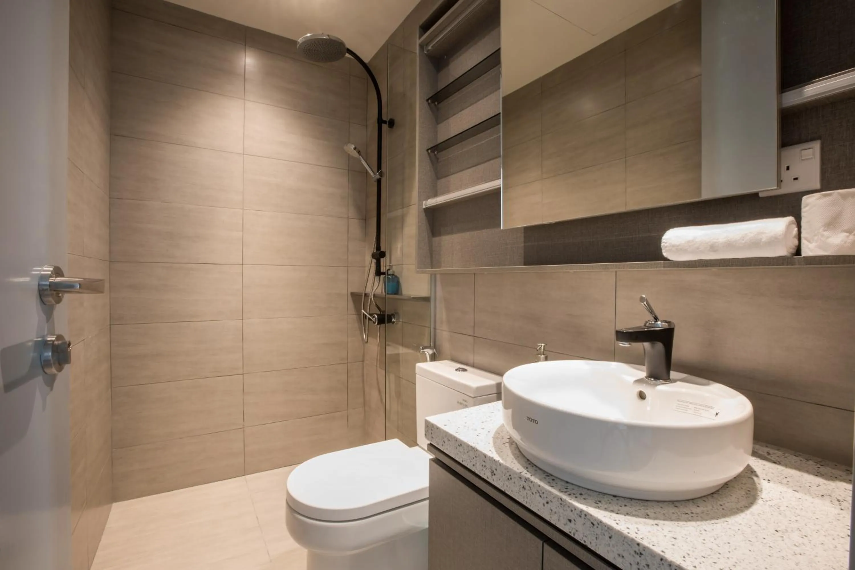 Shower in Expressionz 48th floor Sky Pool