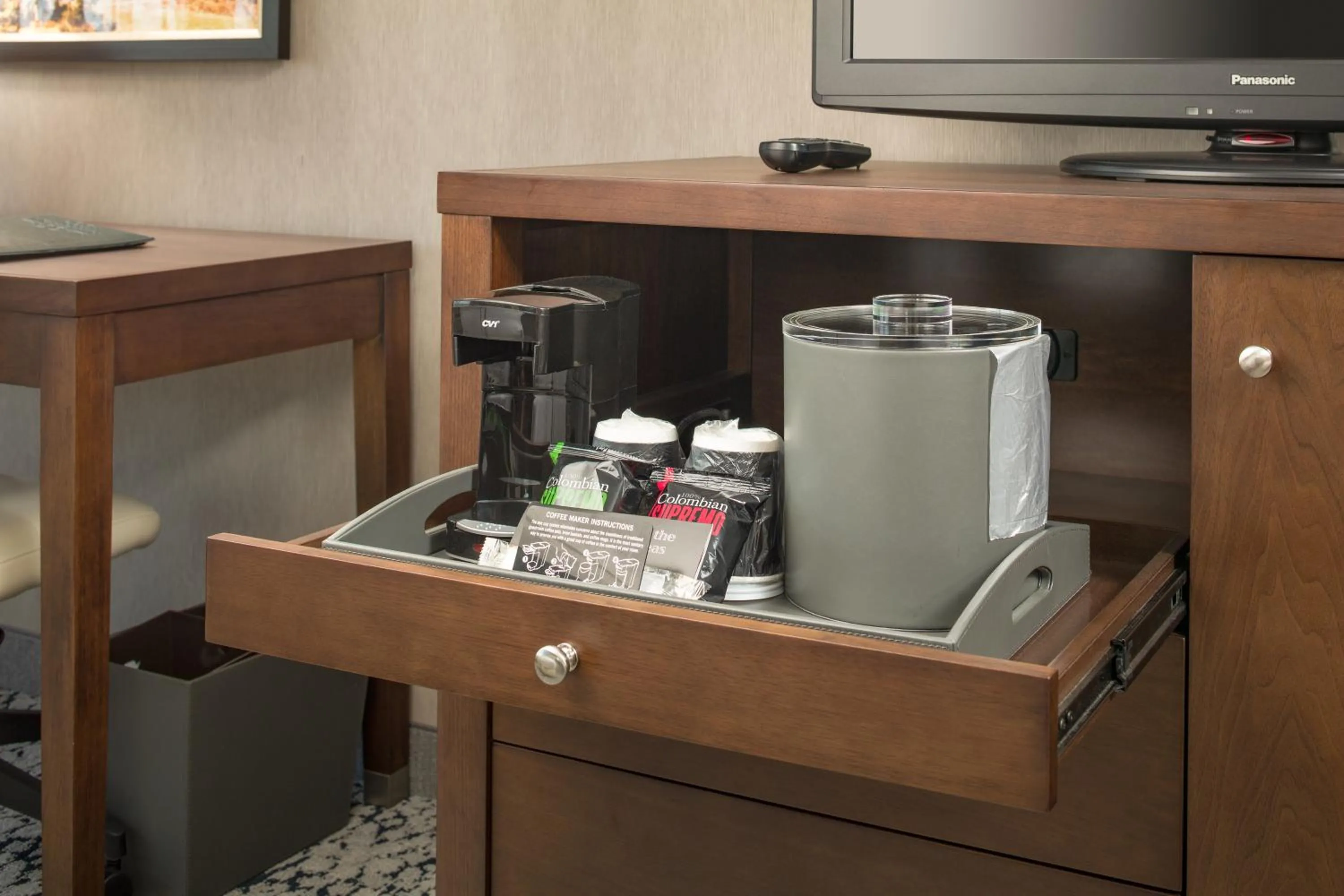 Coffee/tea facilities in Inn at Middletown