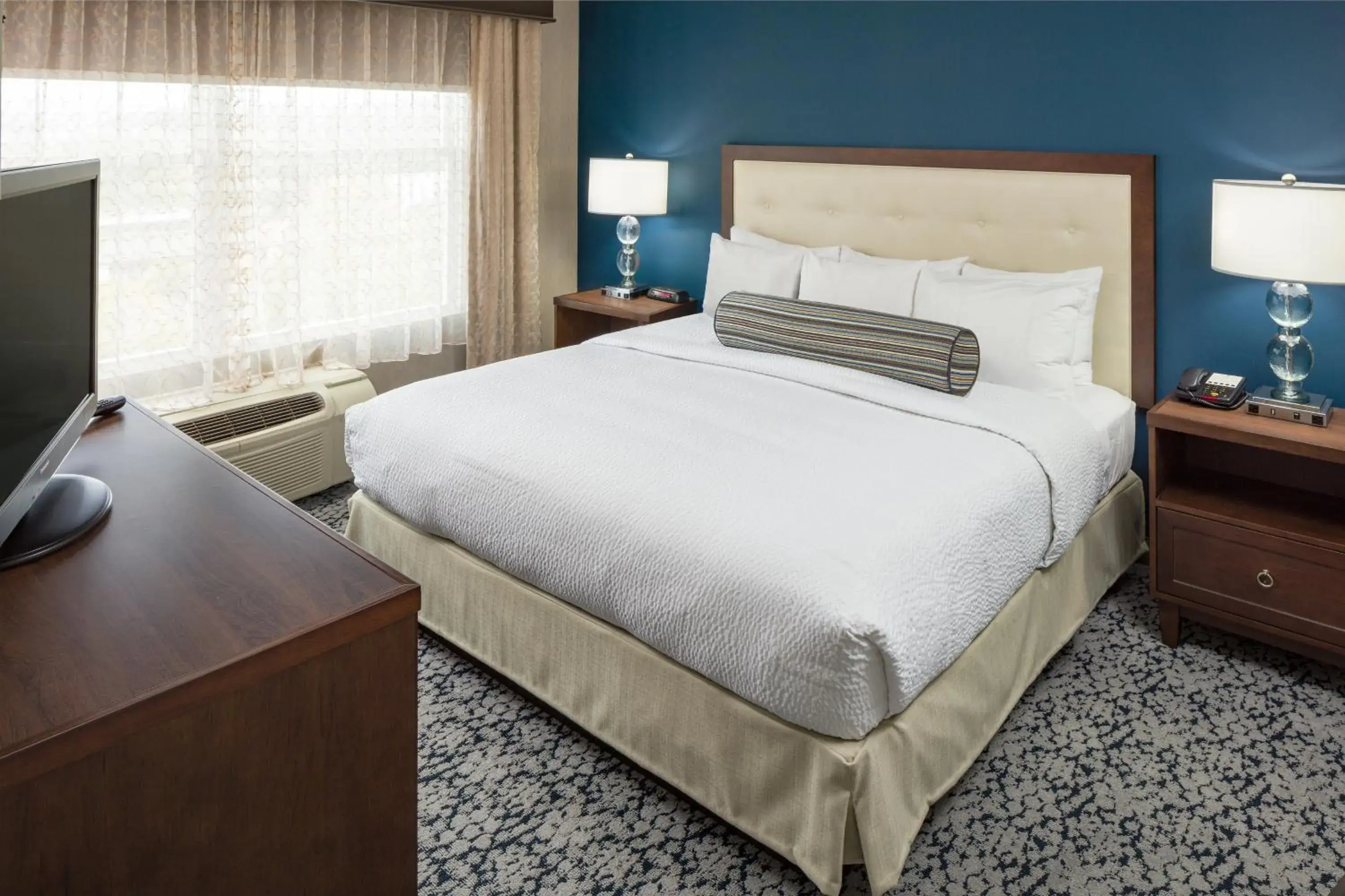 Bedroom, Bed in Inn at Middletown Bedroom, Bed in Inn at Middletown