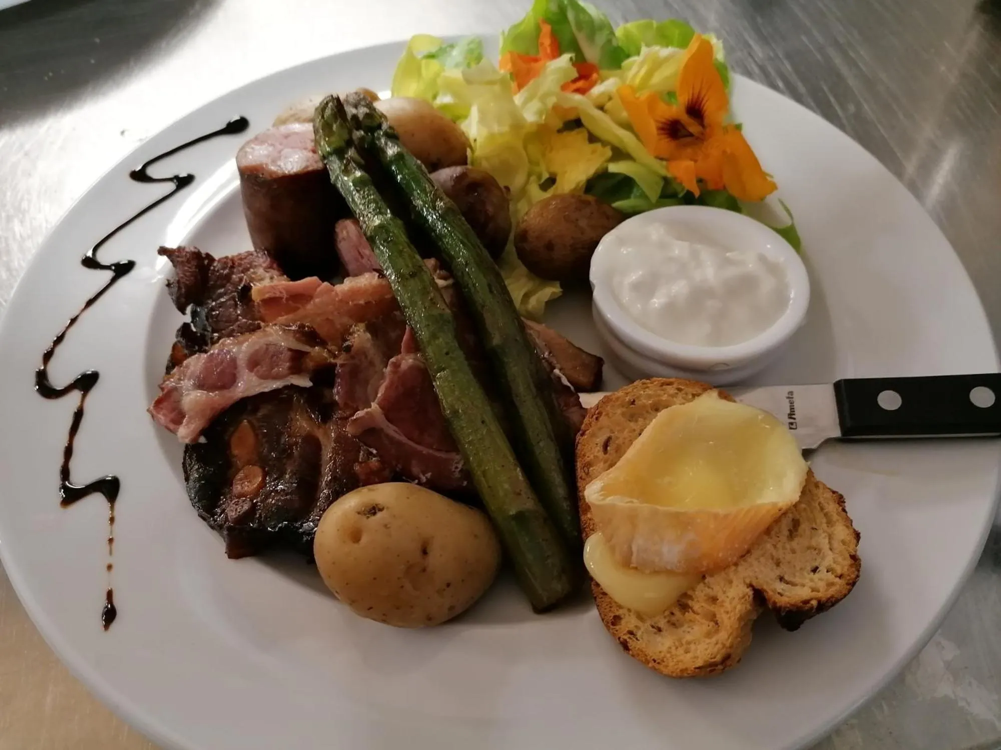 Le Brabant Bar-Hôtel-Restaurant